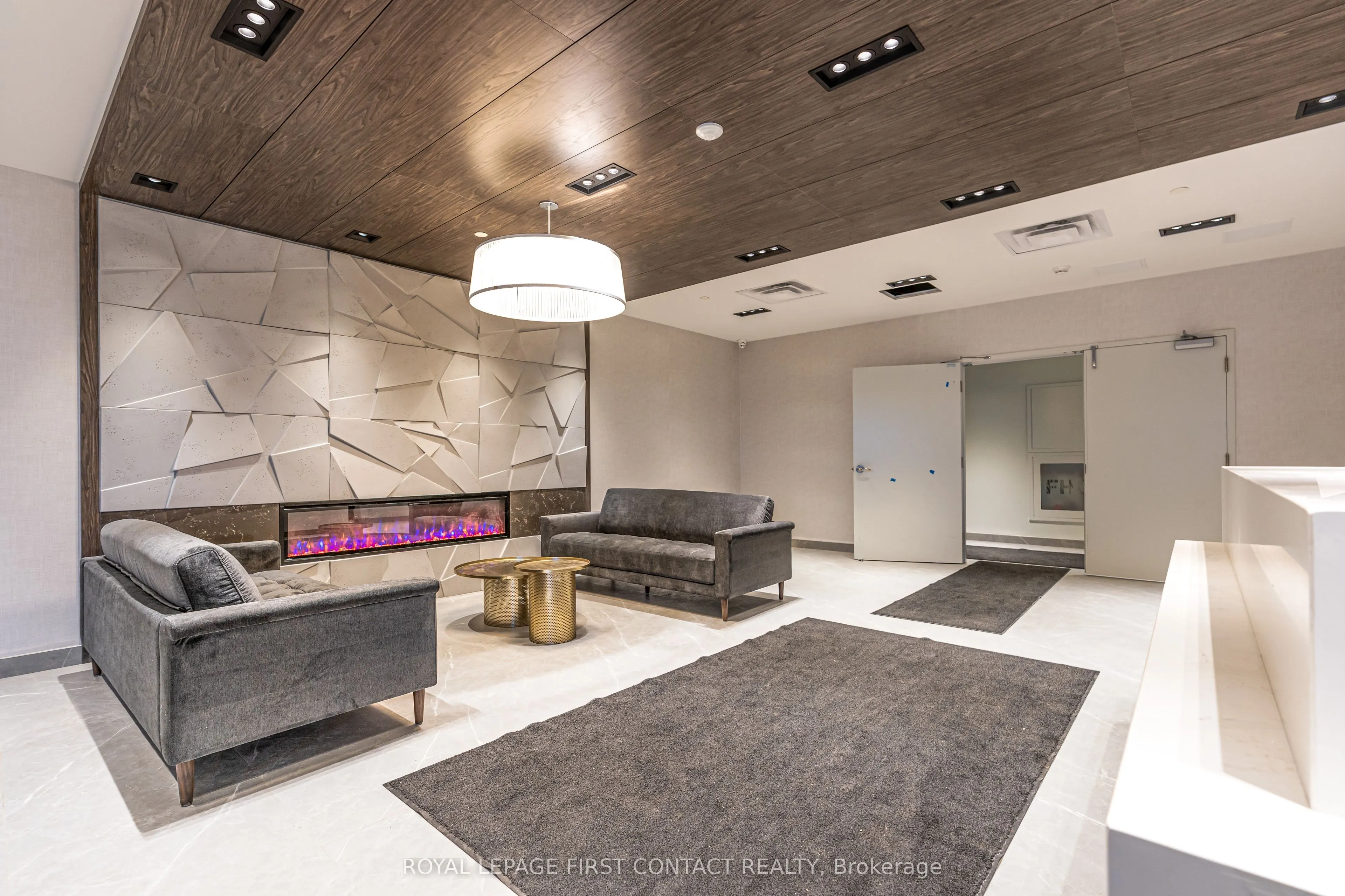 58 LAKESIDE Terrace, #1106