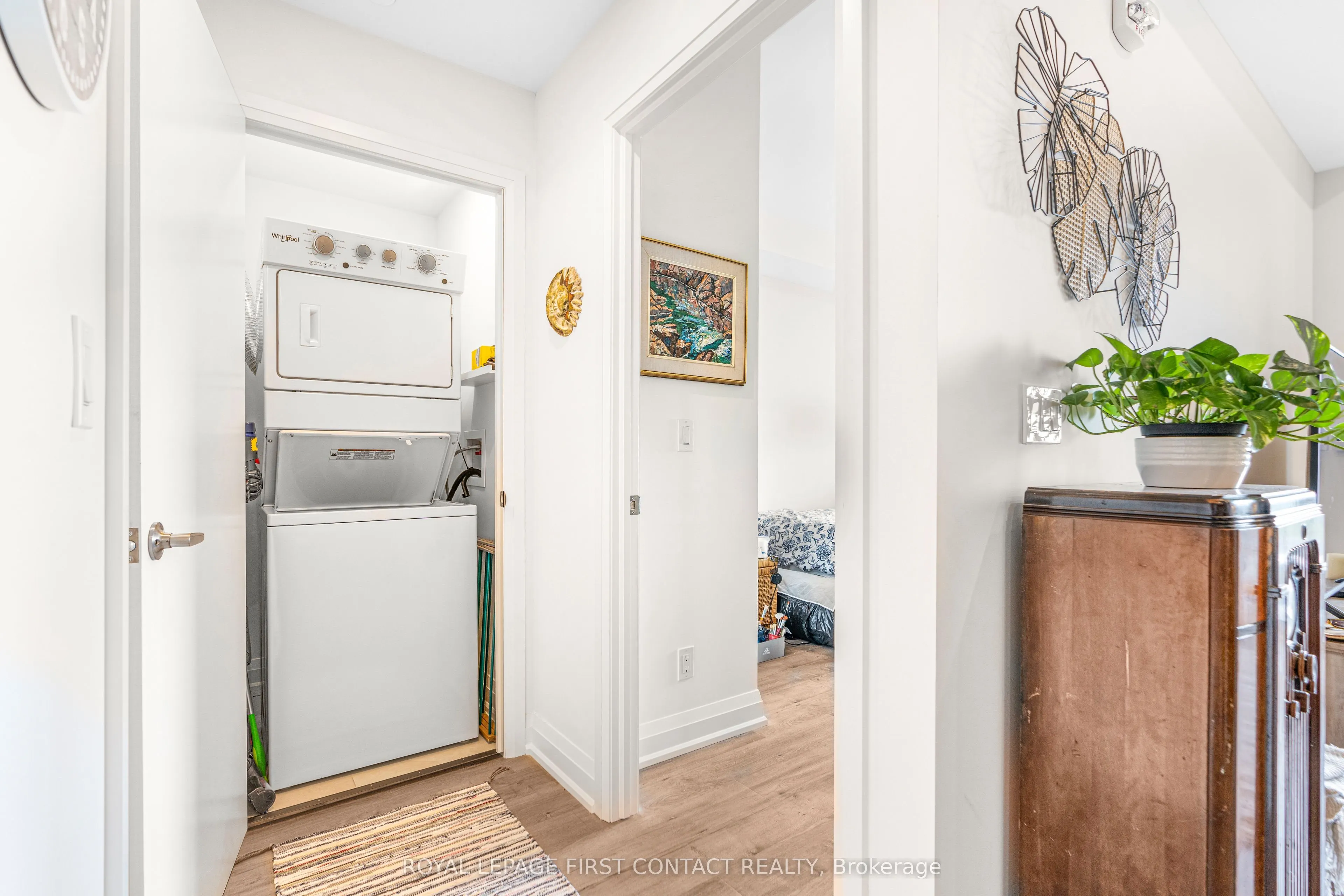 58 LAKESIDE Terrace, #1106