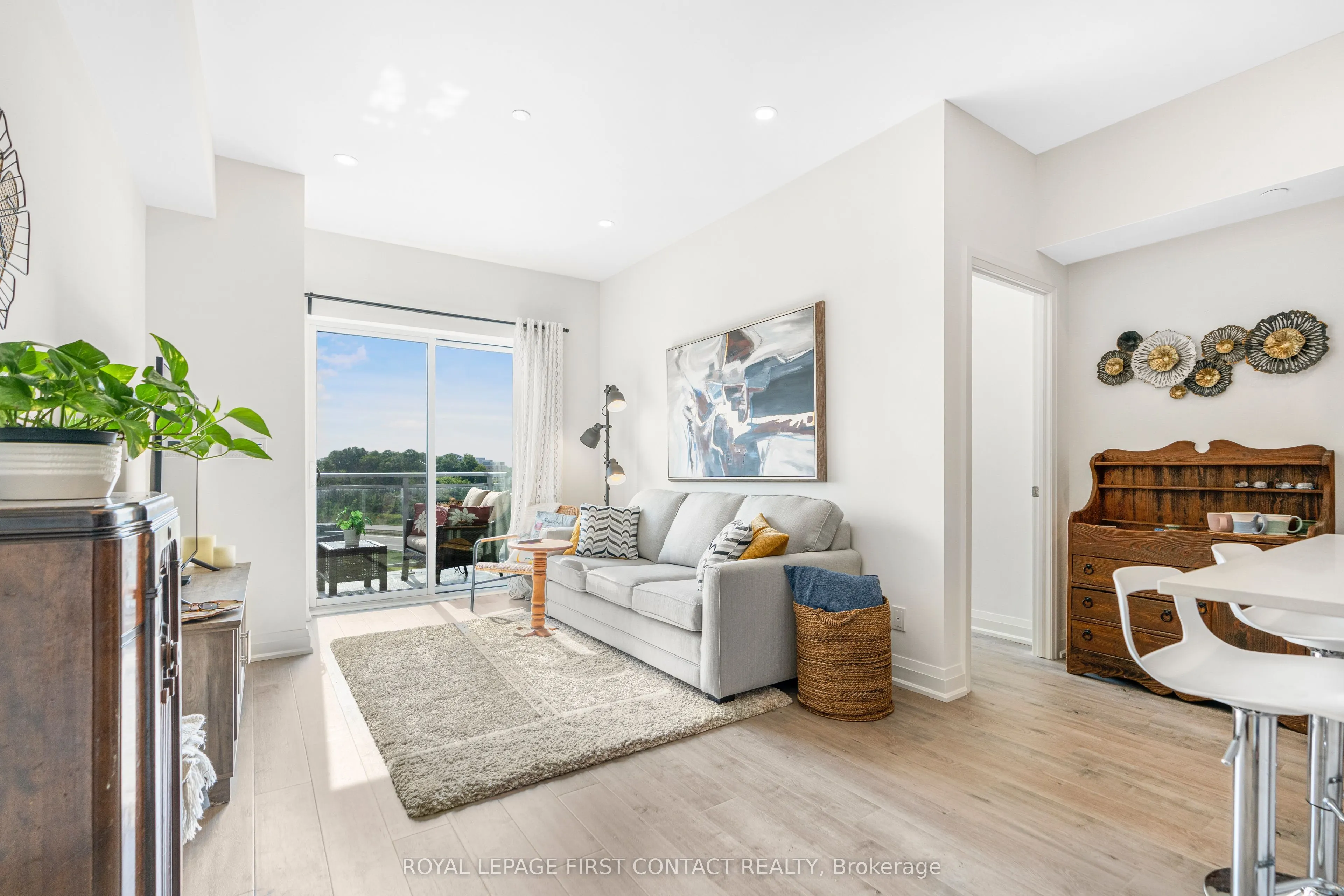 58 LAKESIDE Terrace, #1106