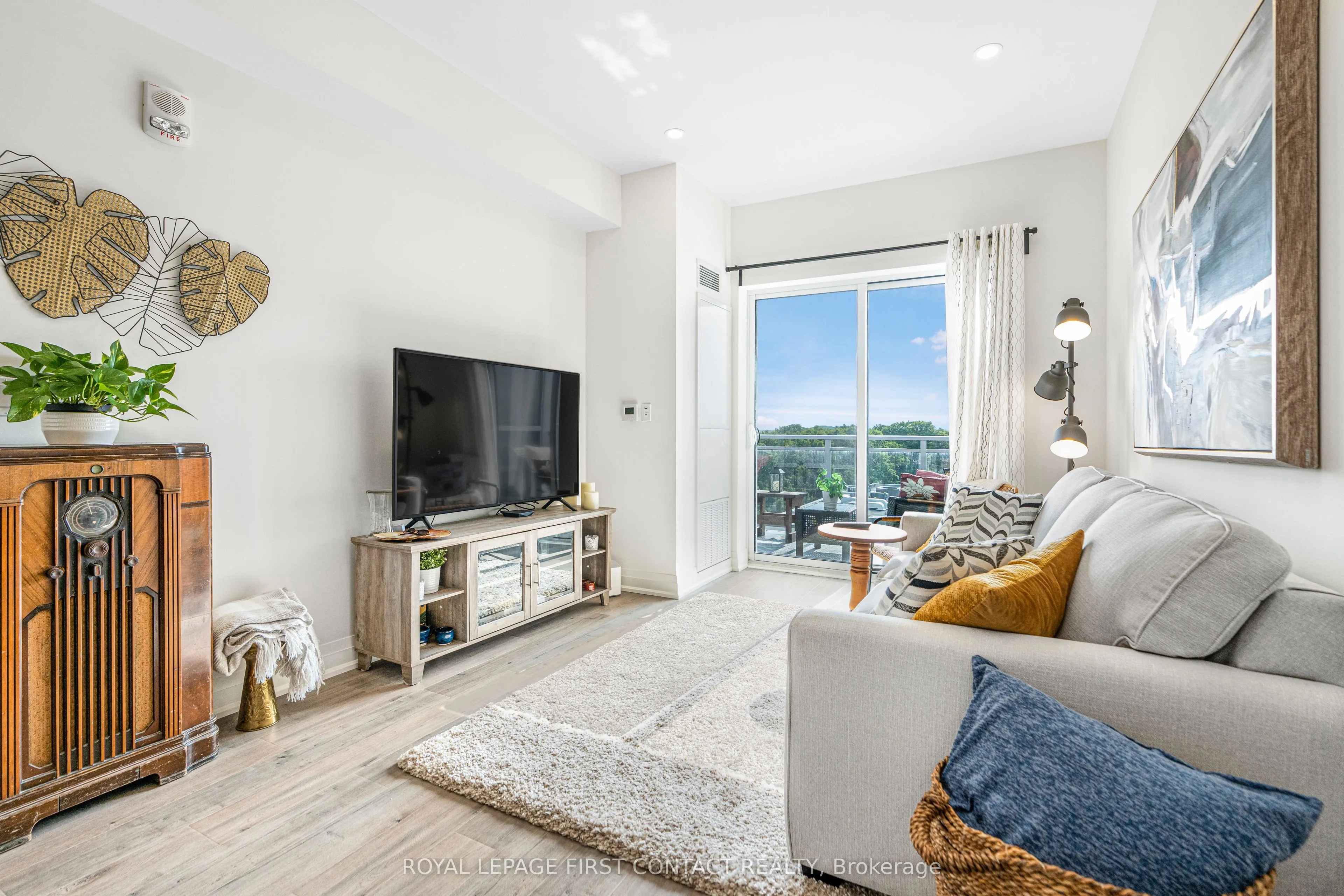 58 LAKESIDE Terrace, #1106