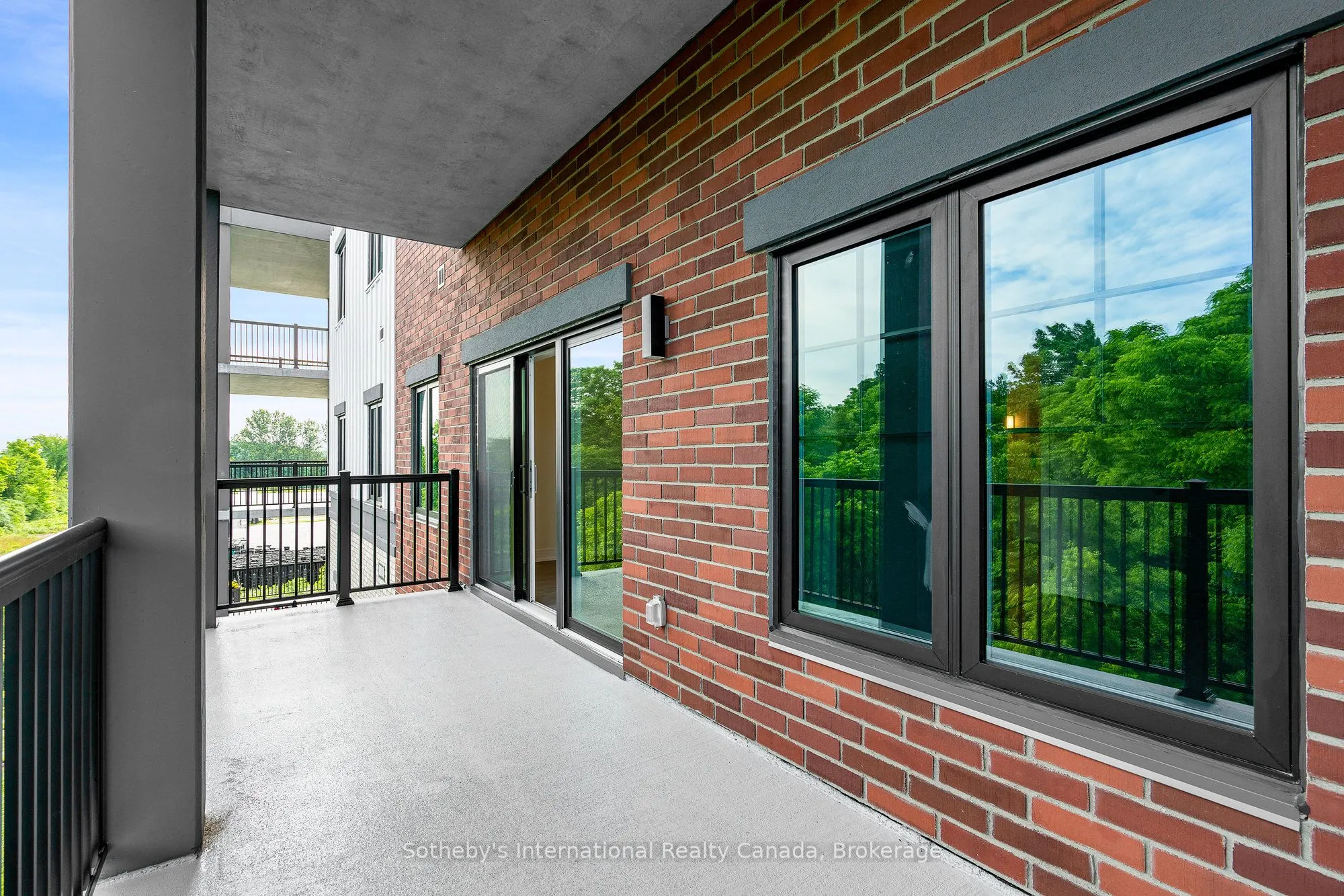 121 Mary Street, #322