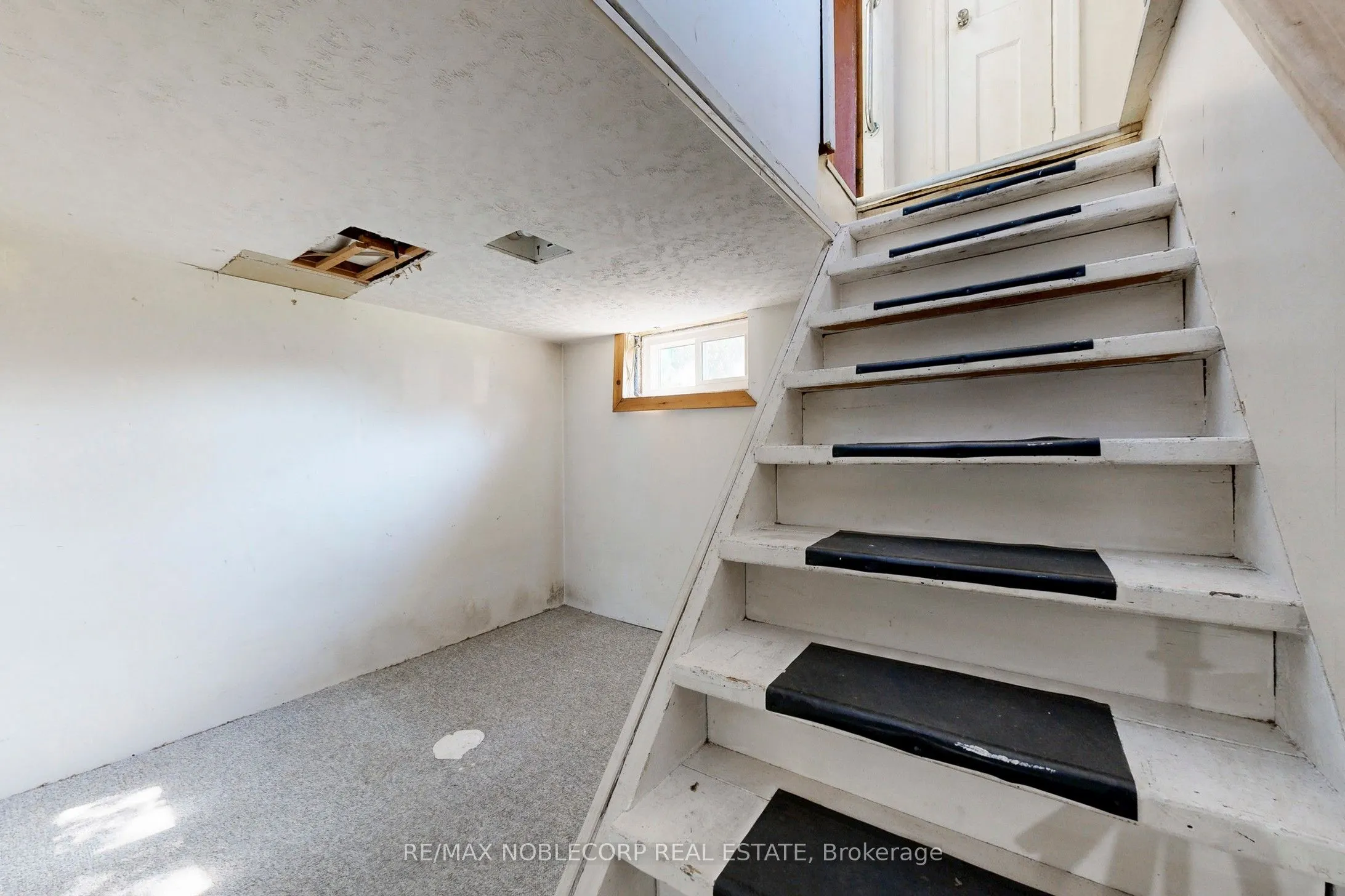 51 Simcoe Street