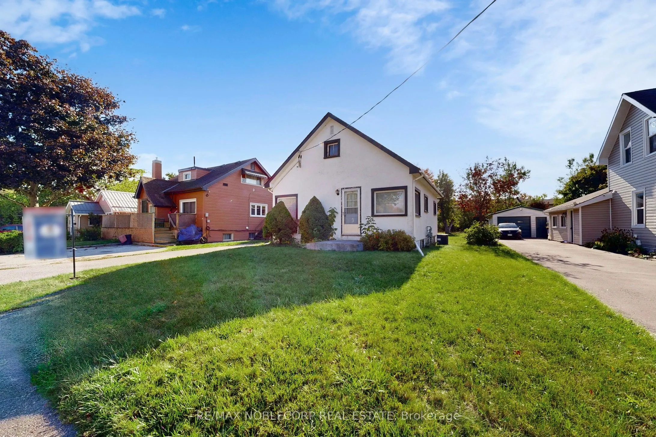 51 Simcoe Street