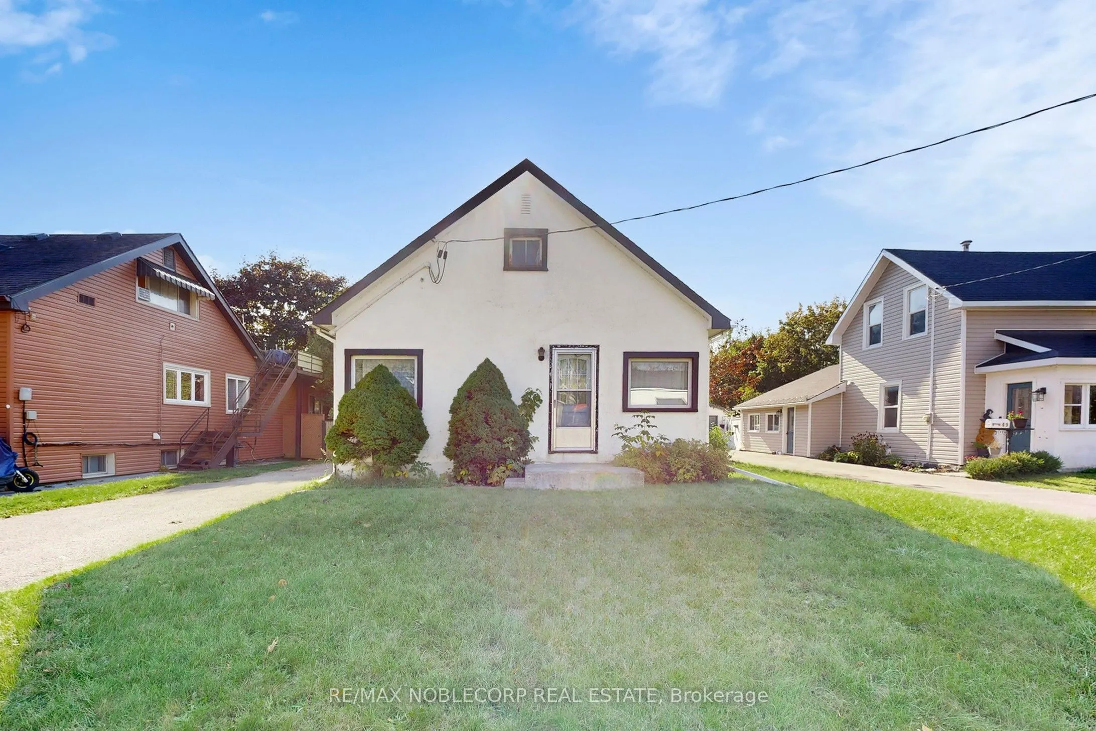 51 Simcoe Street