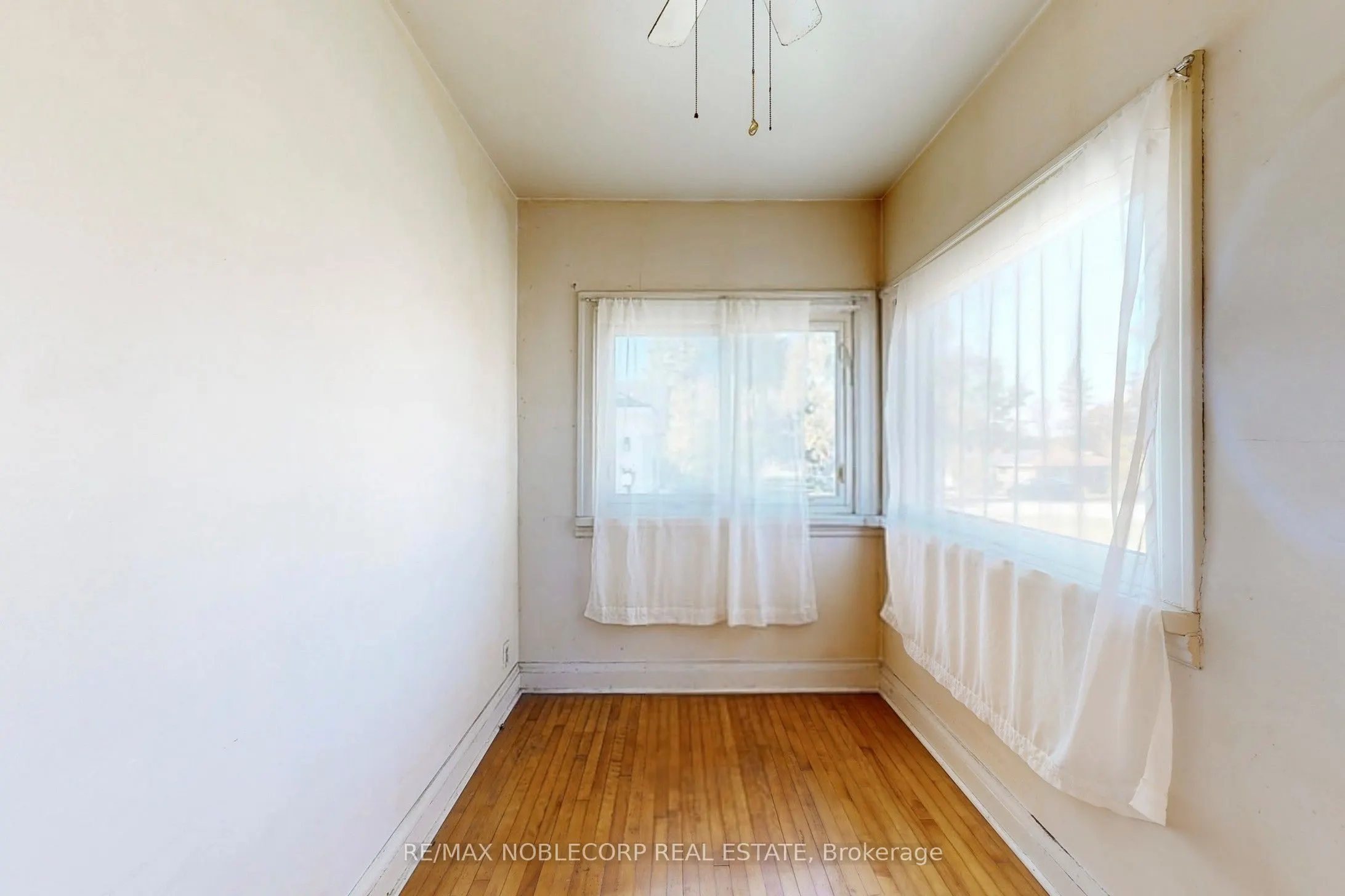 51 Simcoe Street