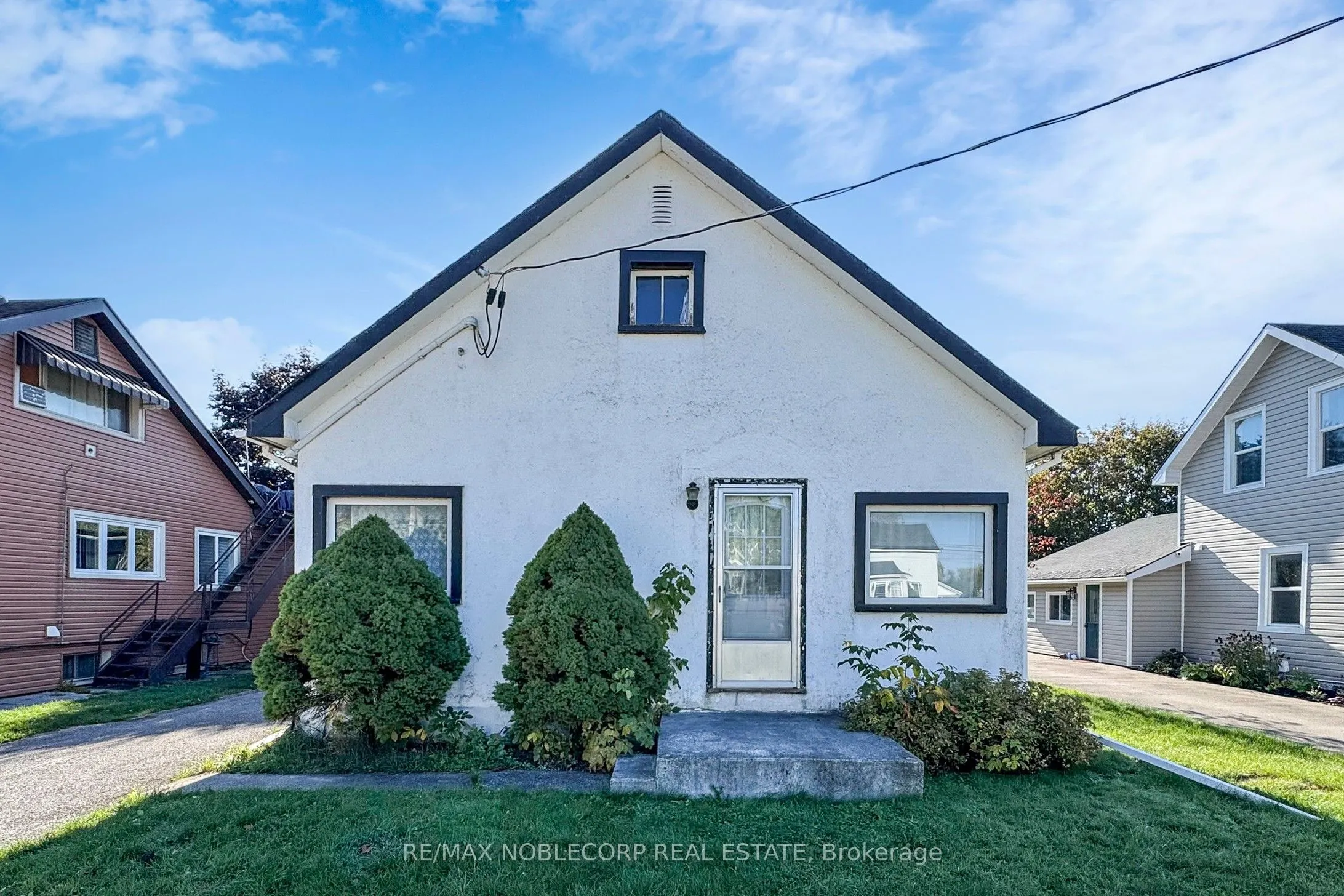 51 Simcoe Street