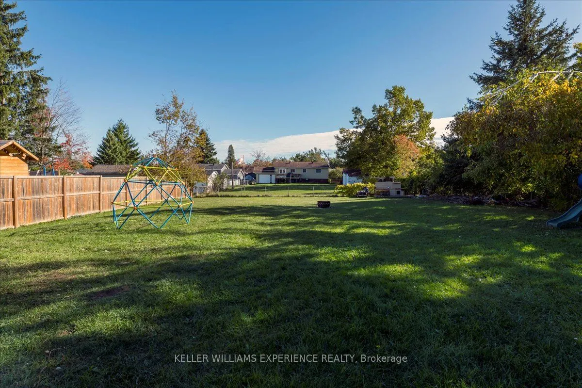 35 Champlain Crescent