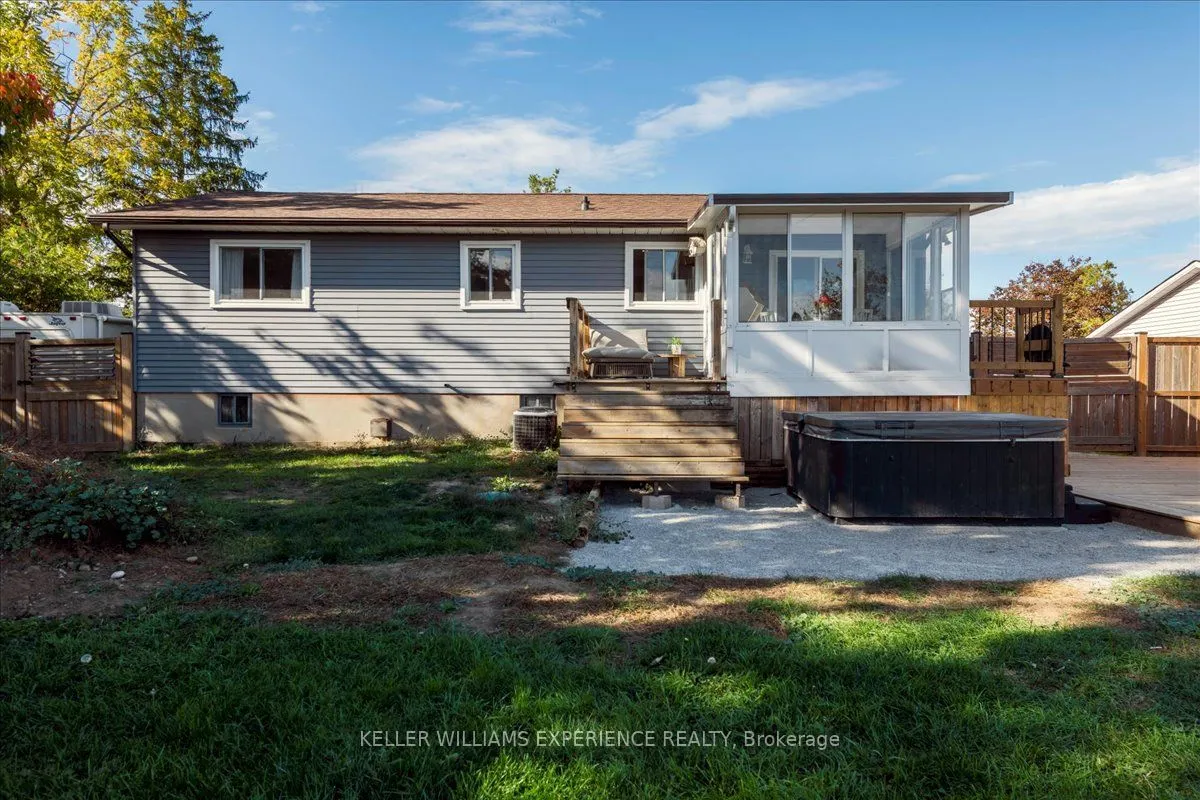 35 Champlain Crescent