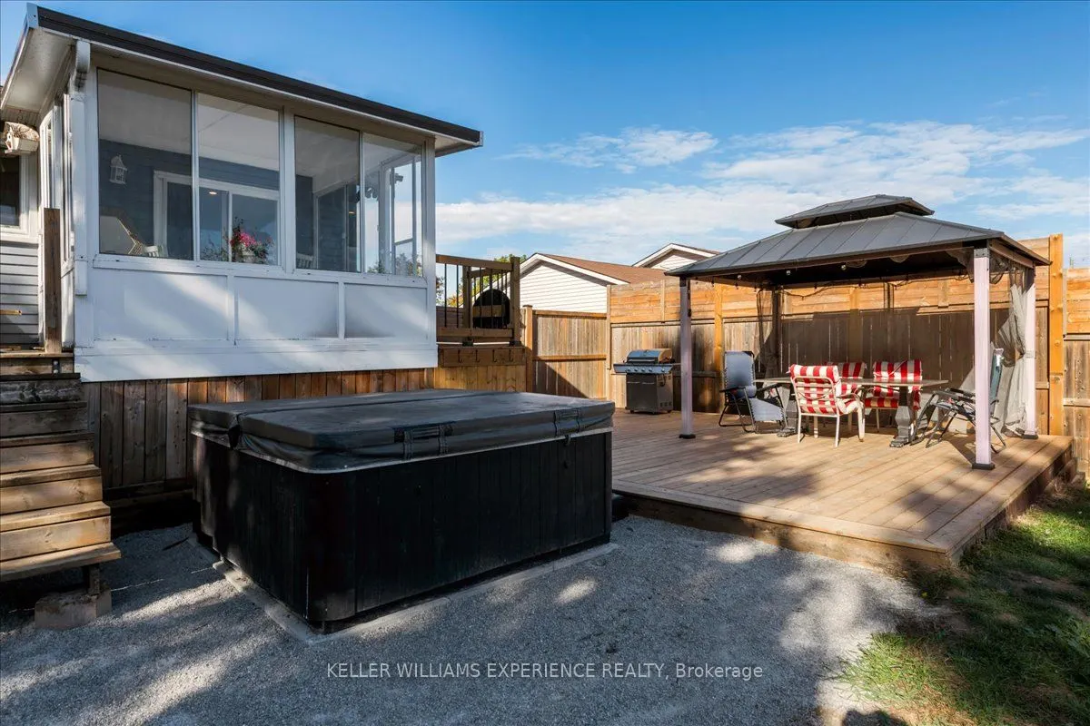 35 Champlain Crescent