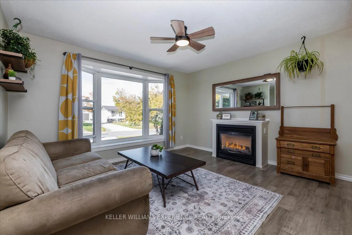 35 Champlain Crescent