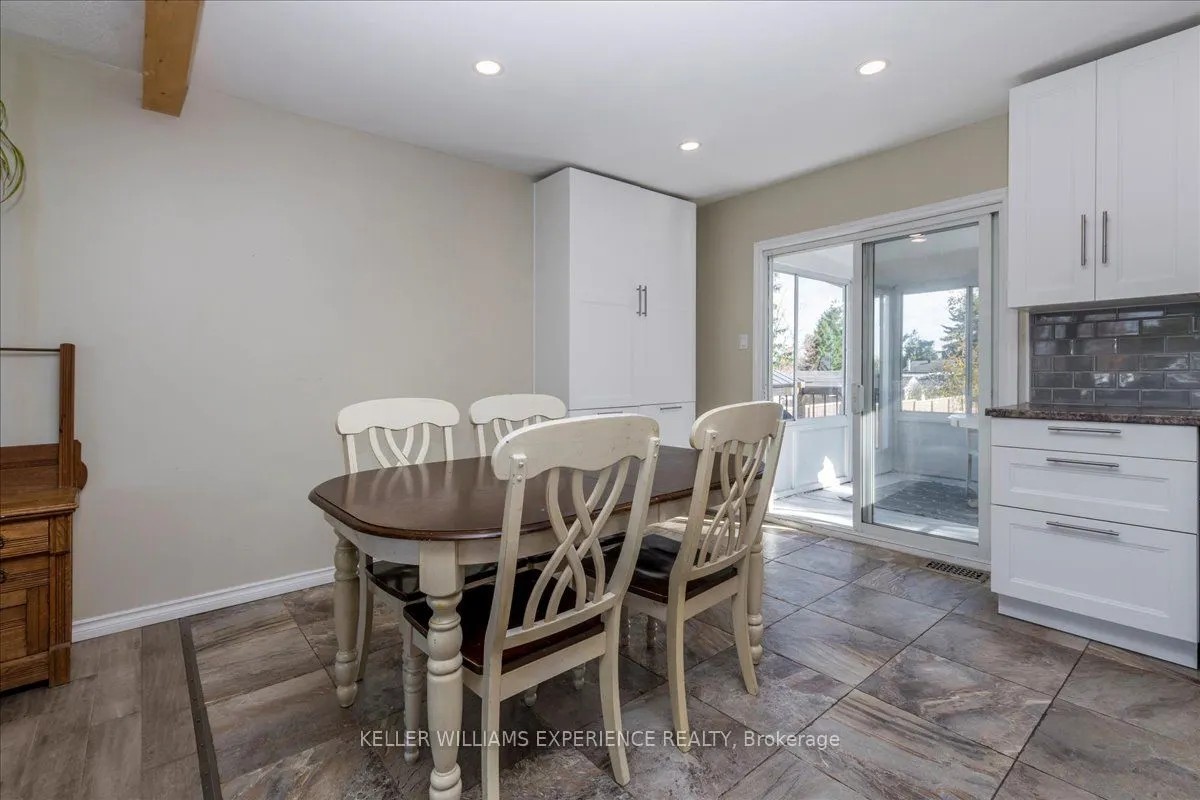 35 Champlain Crescent
