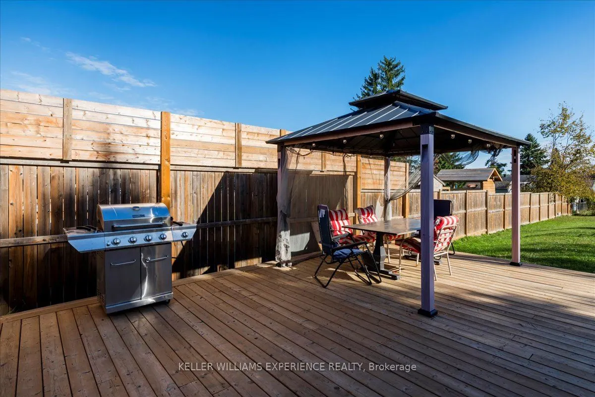 35 Champlain Crescent