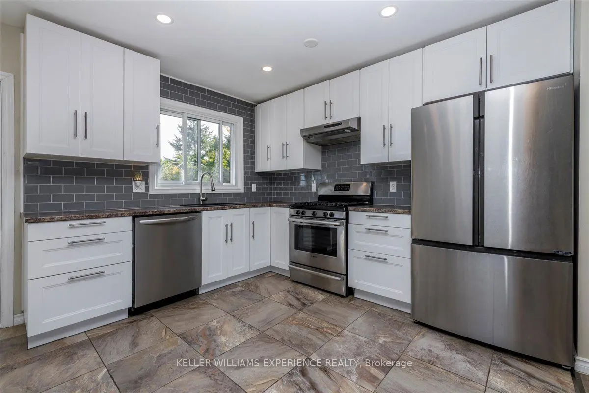 35 Champlain Crescent
