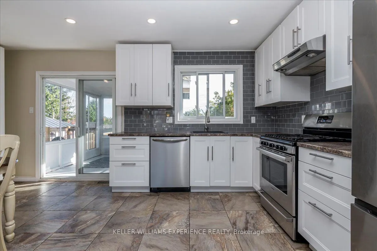 35 Champlain Crescent