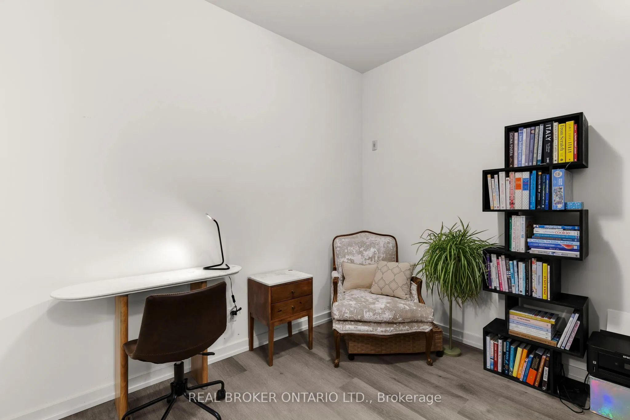21 Matchedash Street S, #321