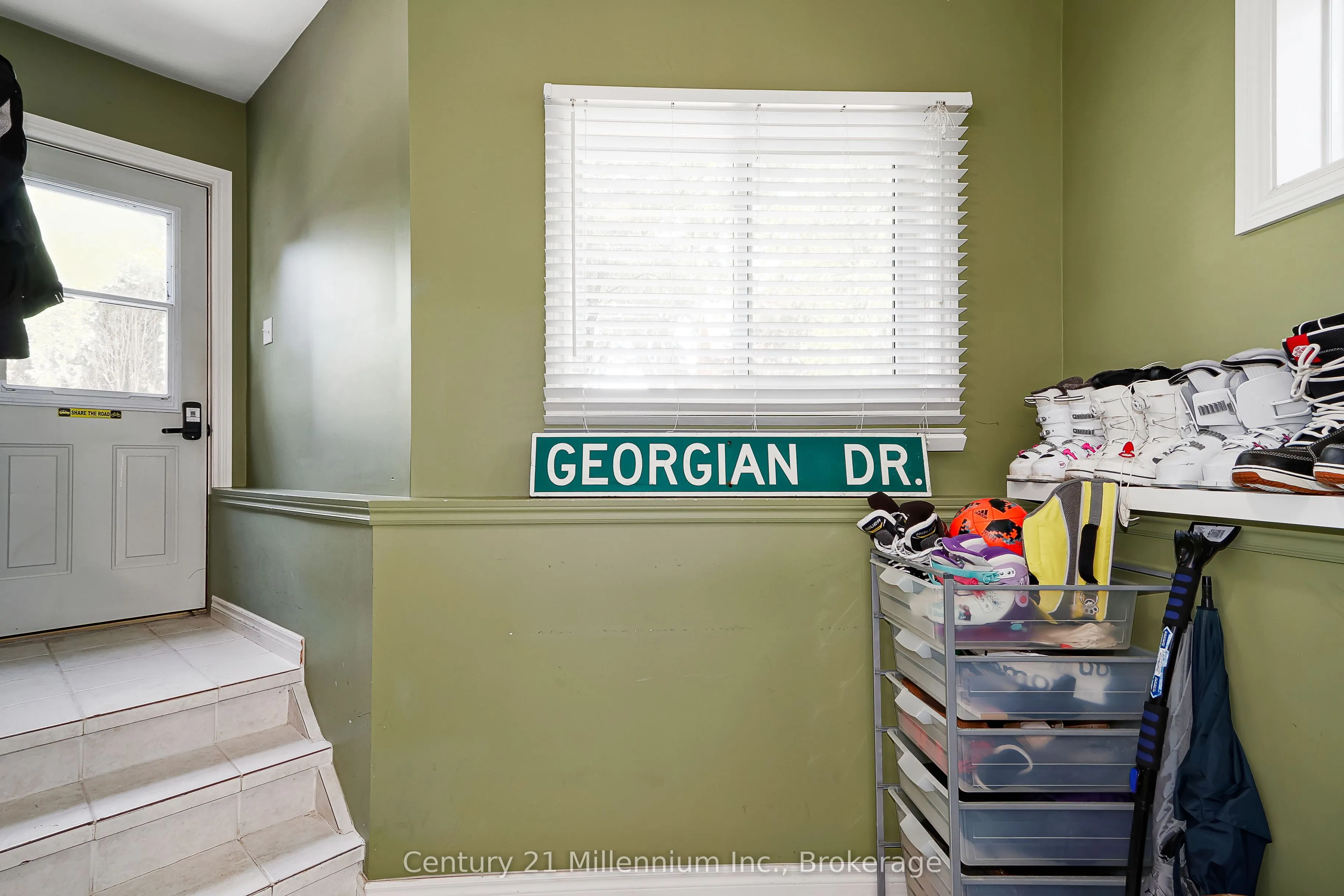42 Niagara Street