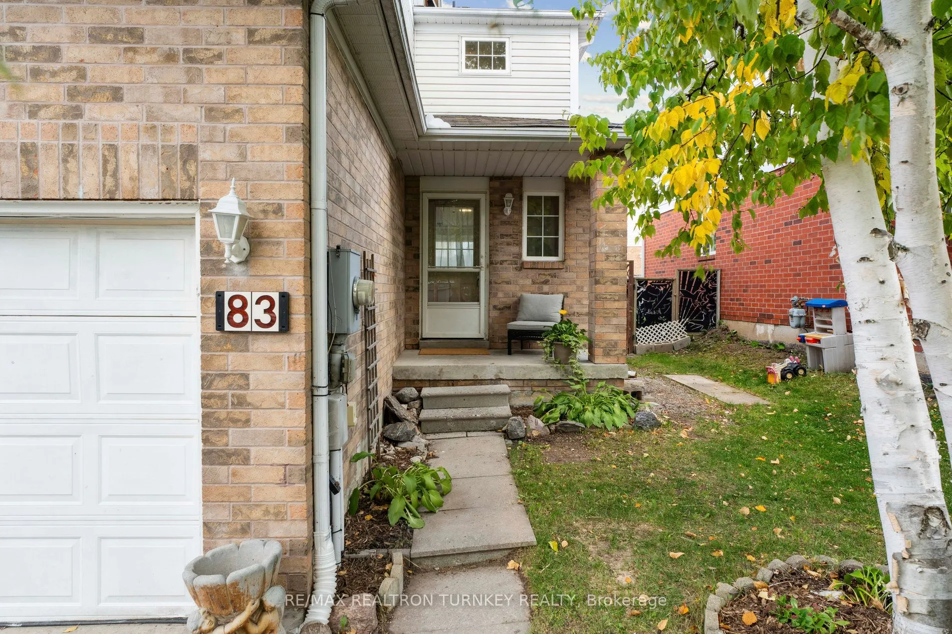 83 Pickett Crescent