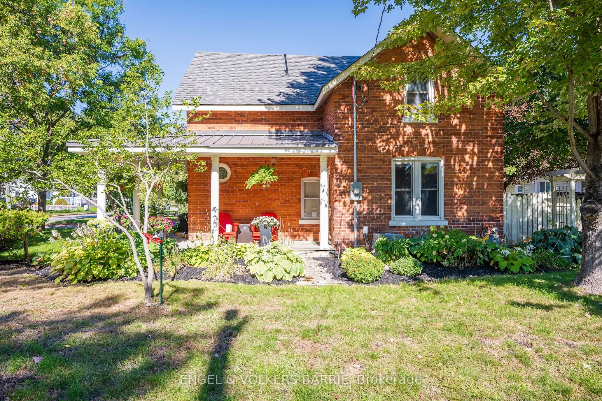17 Frances Street N