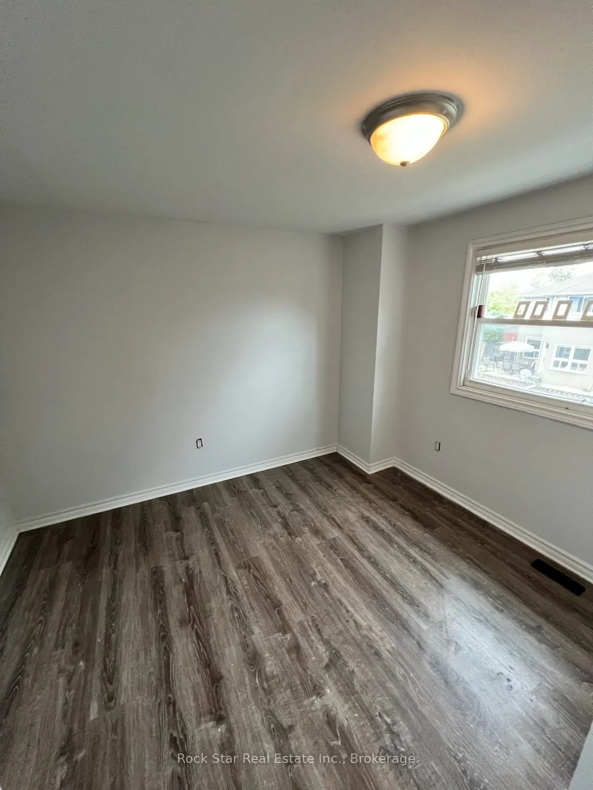 27 Delaney Crescent
