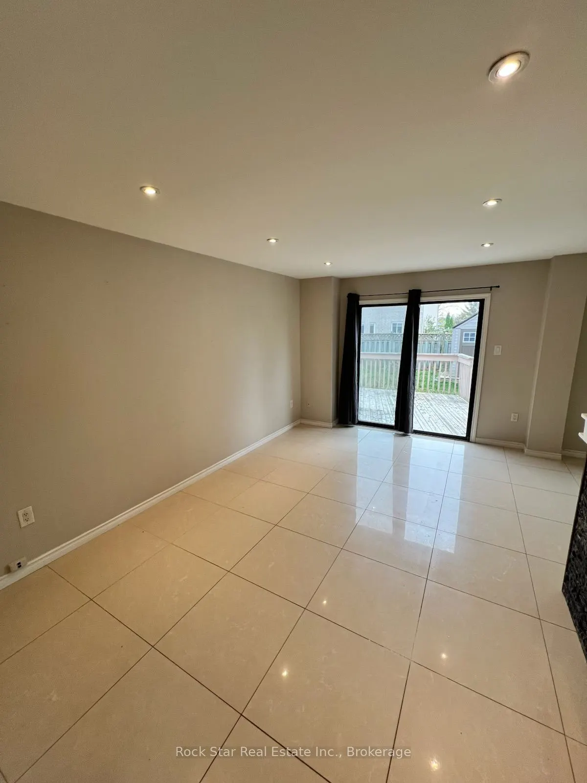 27 Delaney Crescent