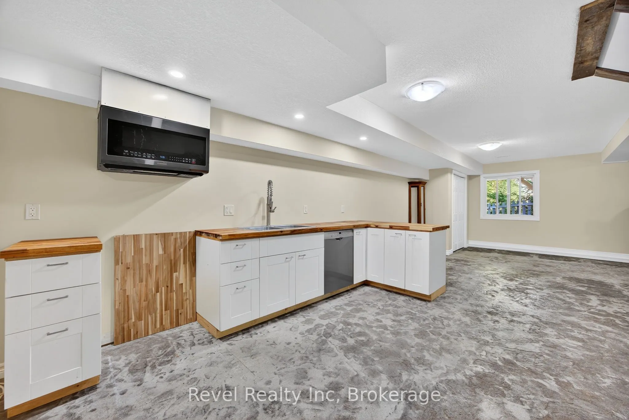 683 Lafontaine Road