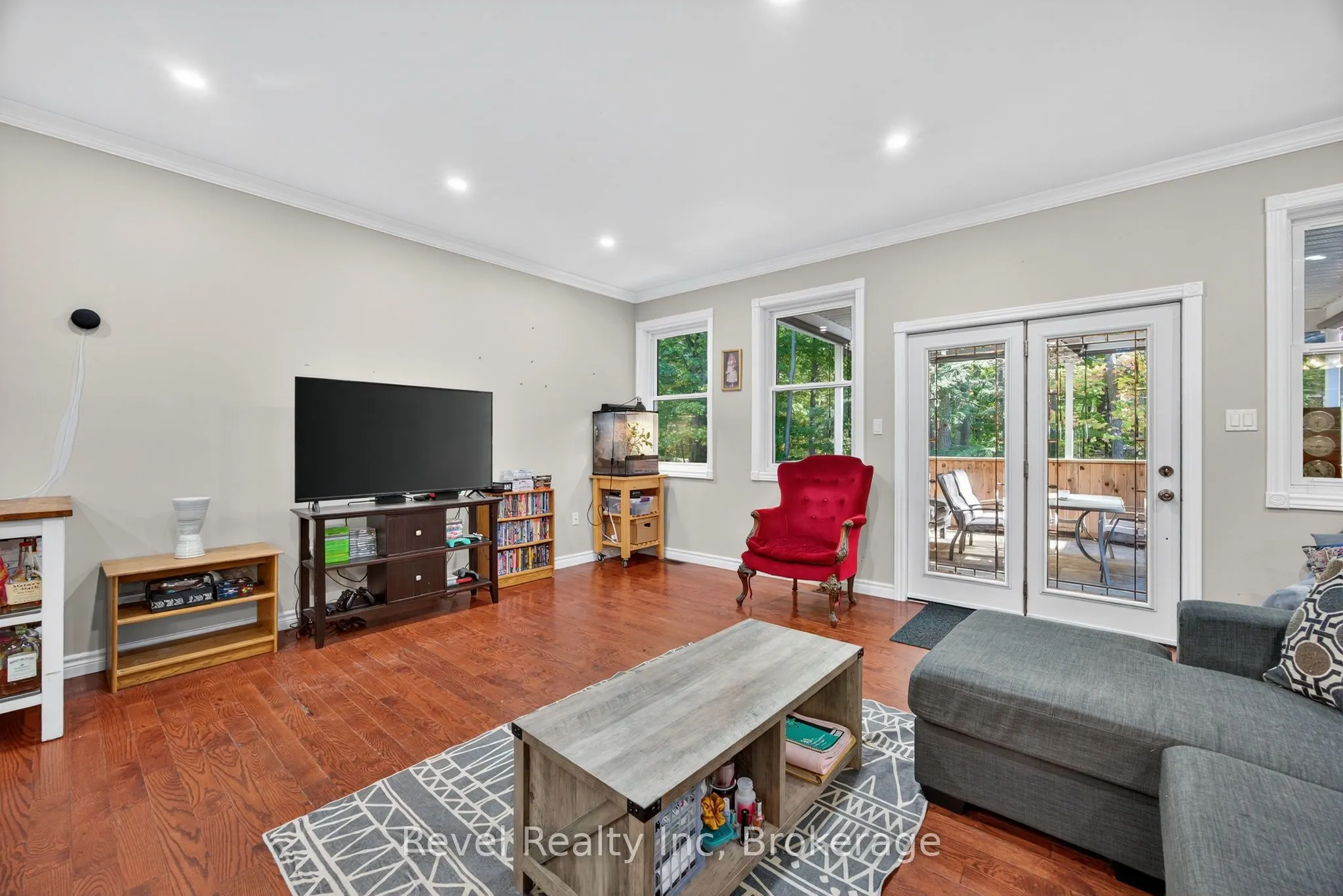 683 Lafontaine Road