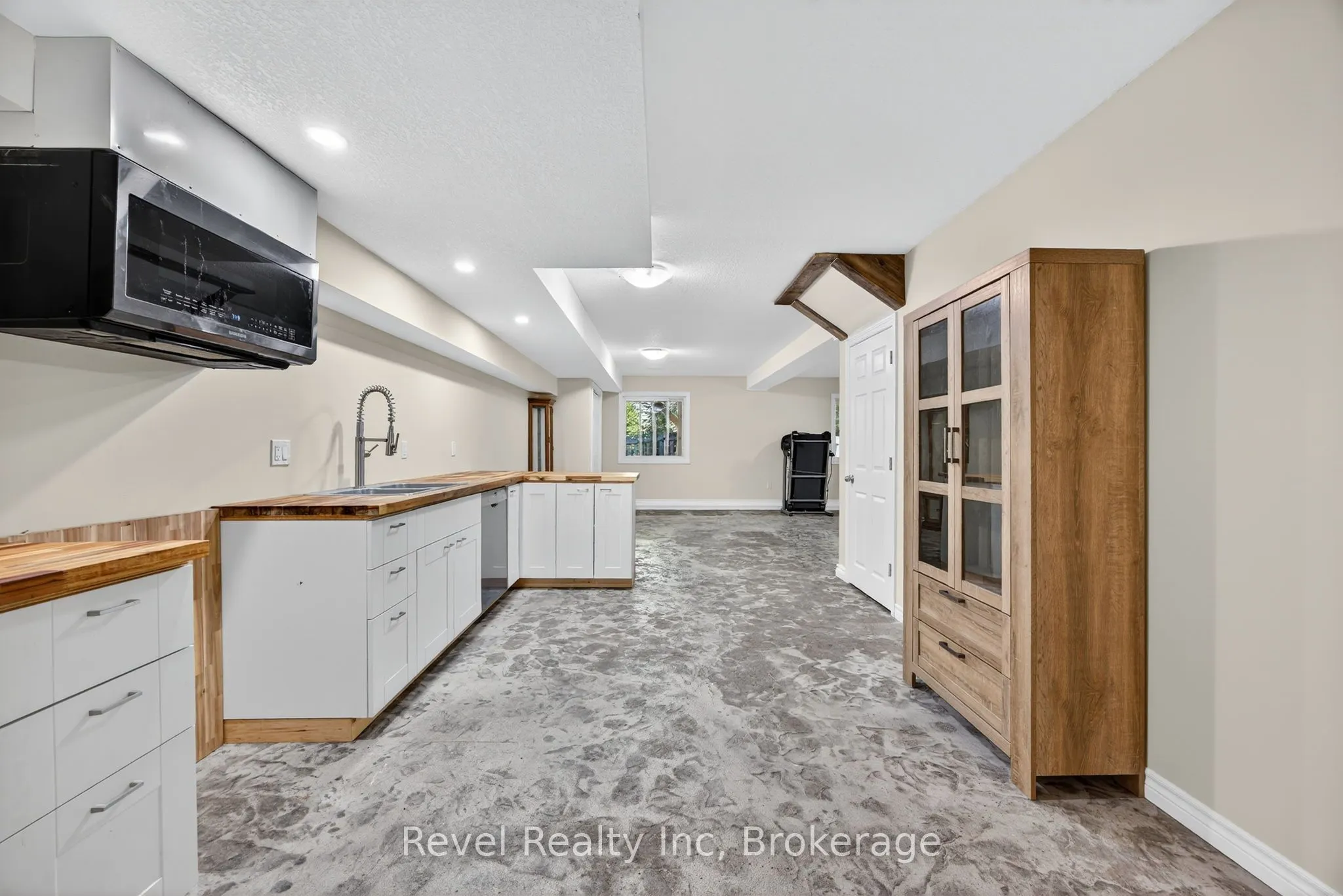 683 Lafontaine Road