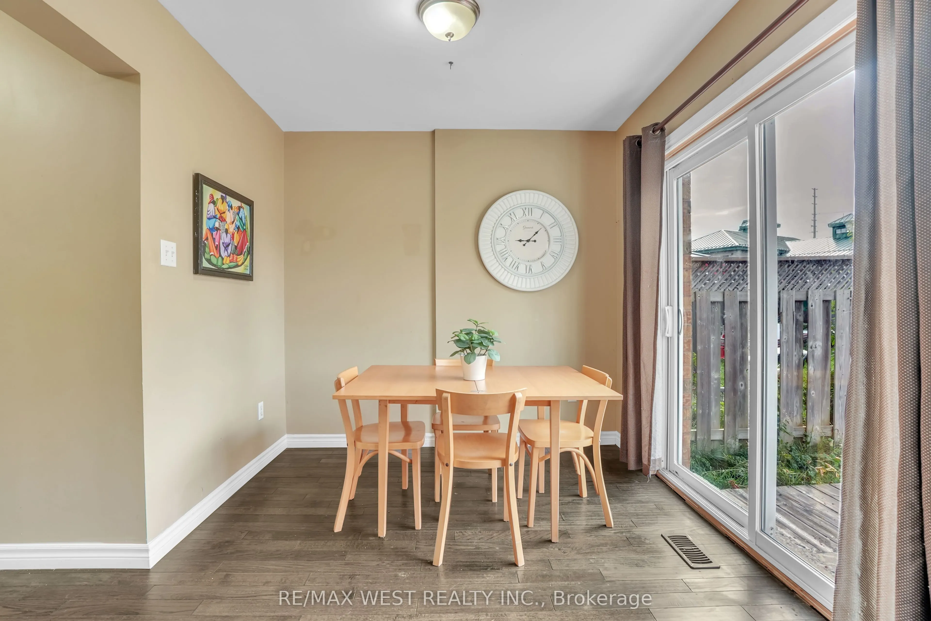 130 Pickett Crescent
