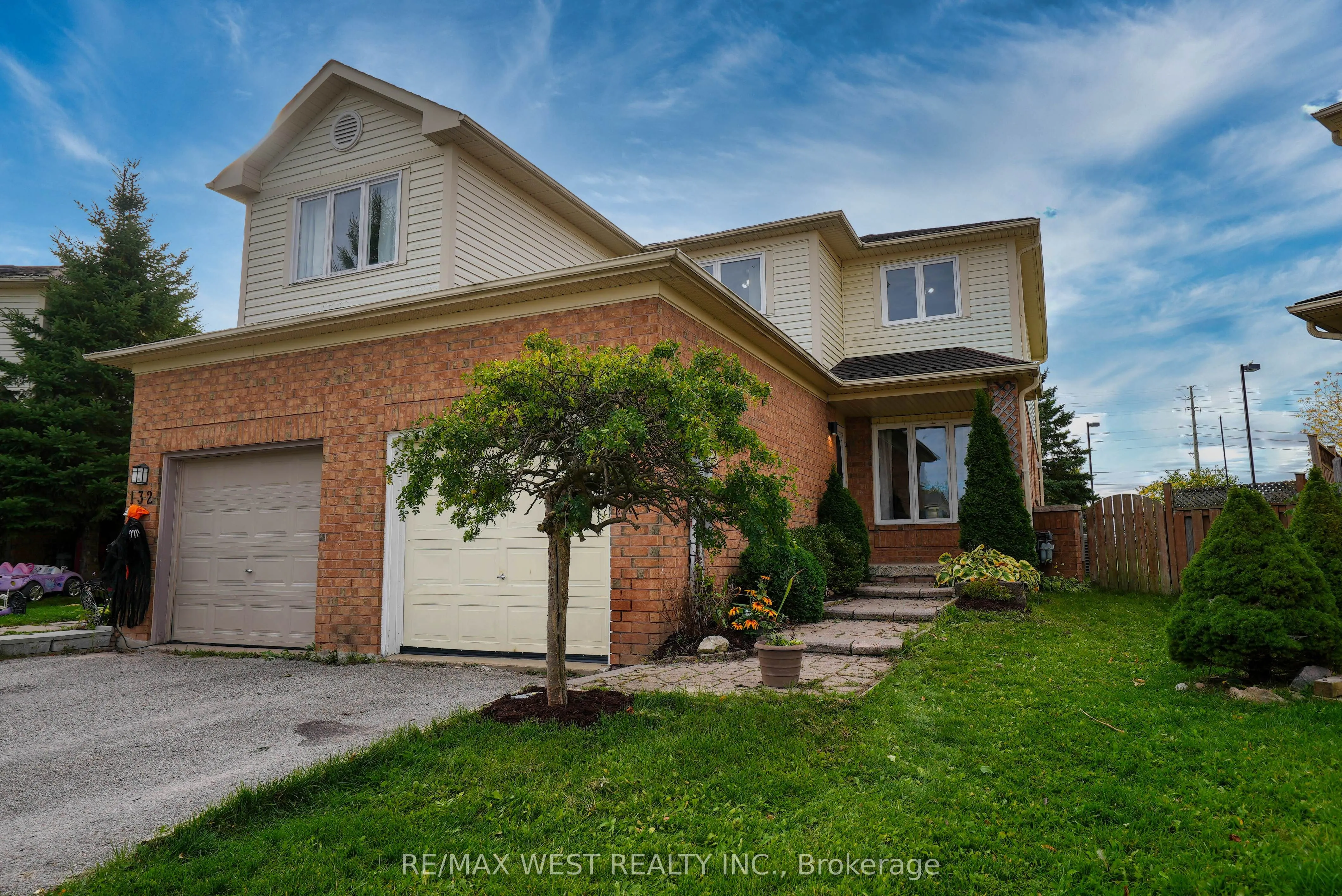 130 Pickett Crescent