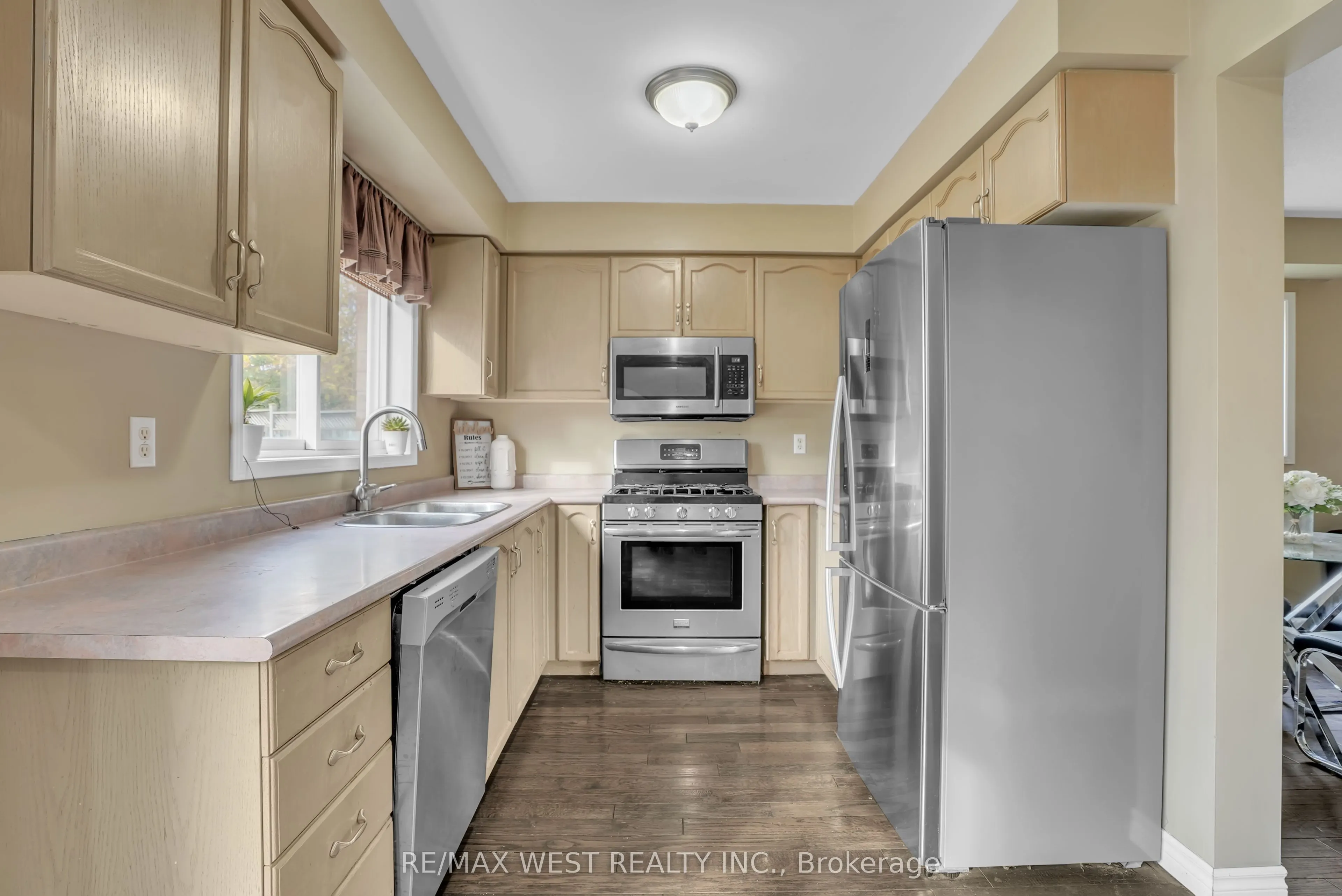130 Pickett Crescent