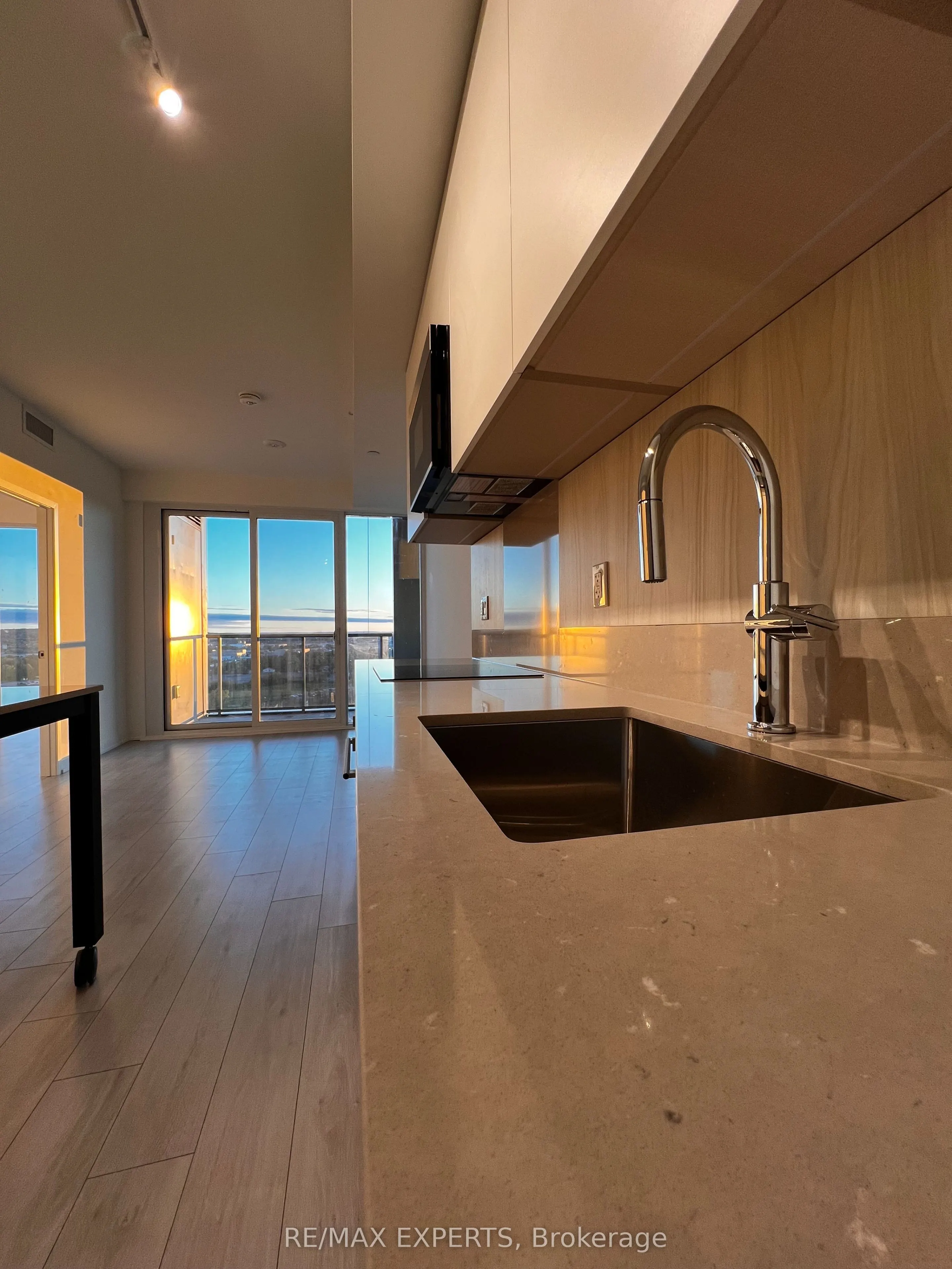 39 Mary Street, #1612