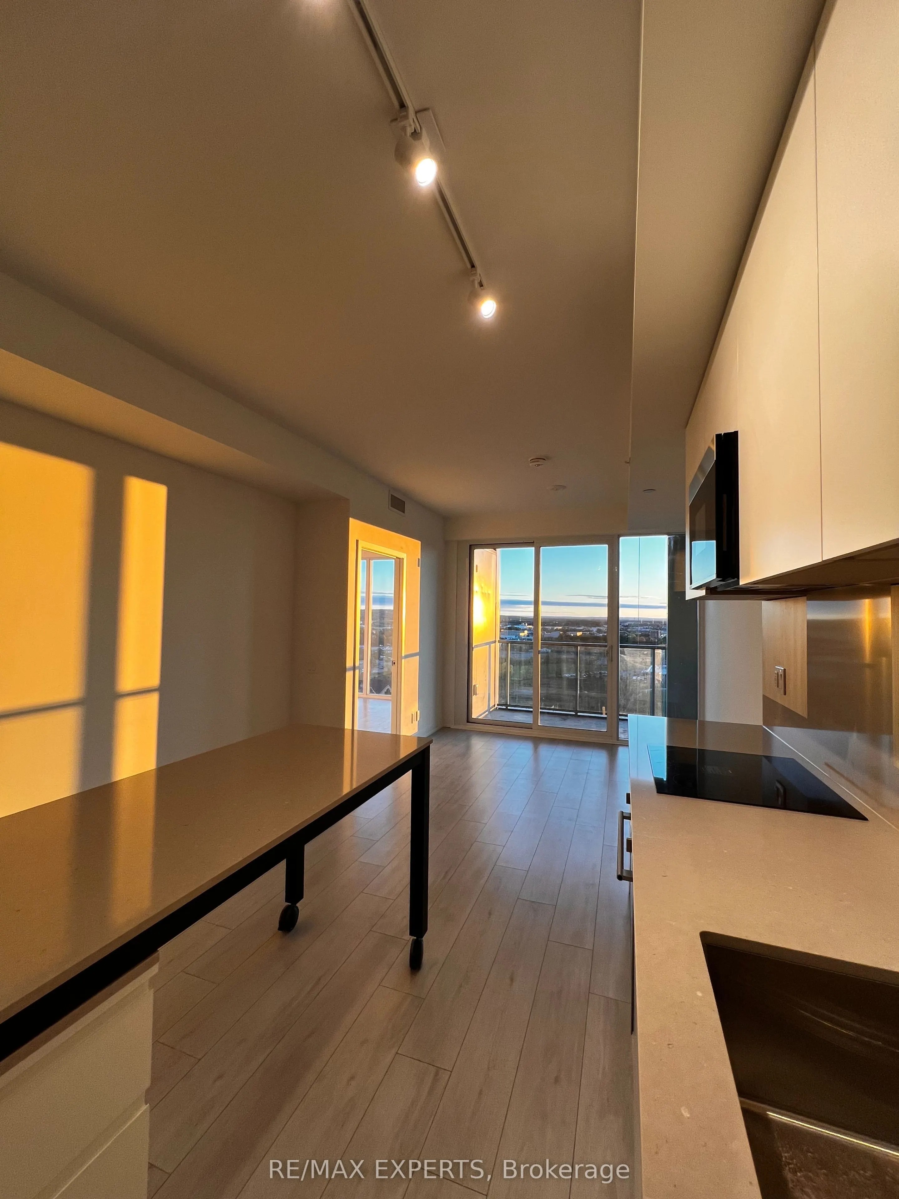 39 Mary Street, #1612