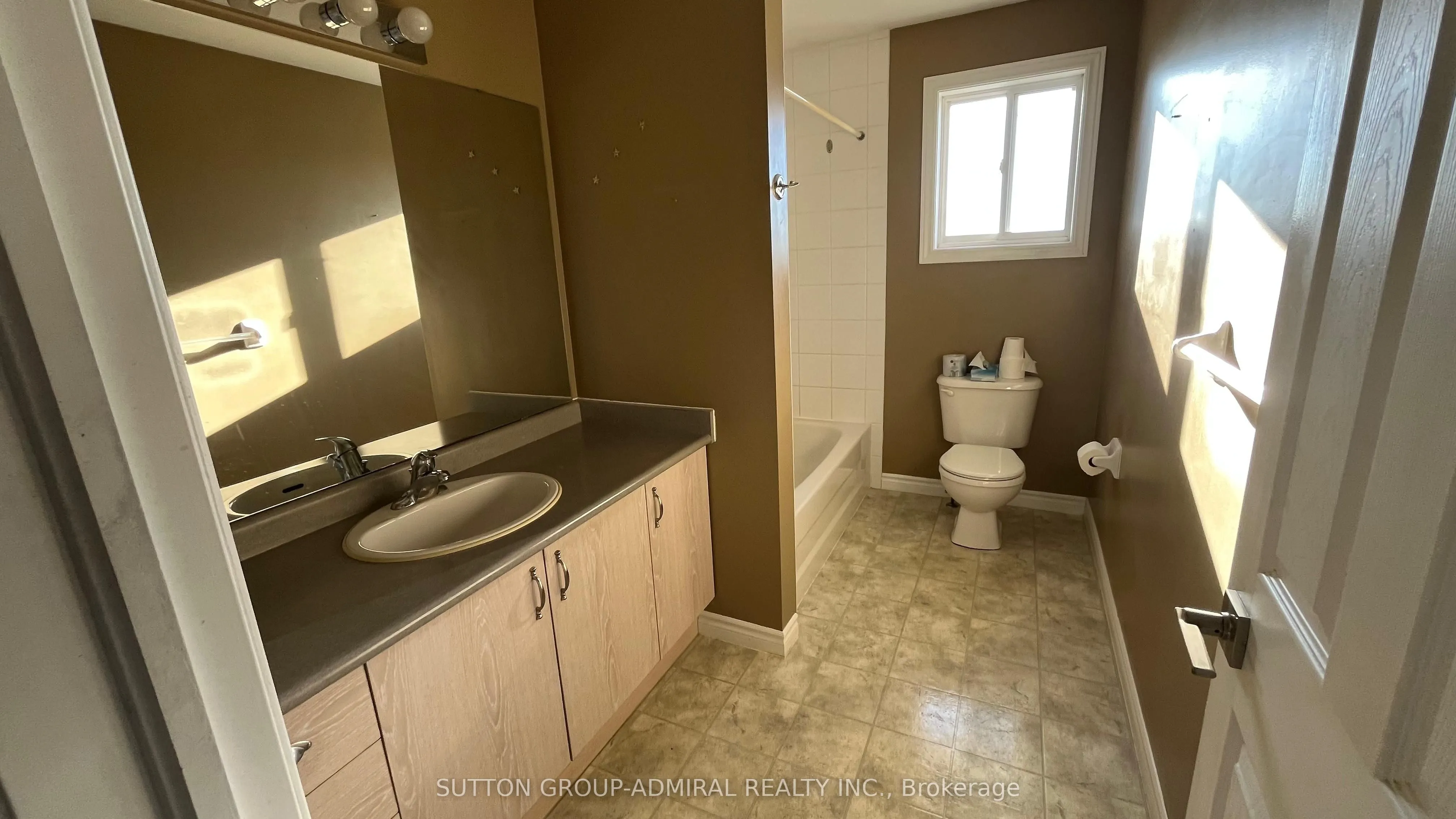 12 Revelstoke Court, #Upper