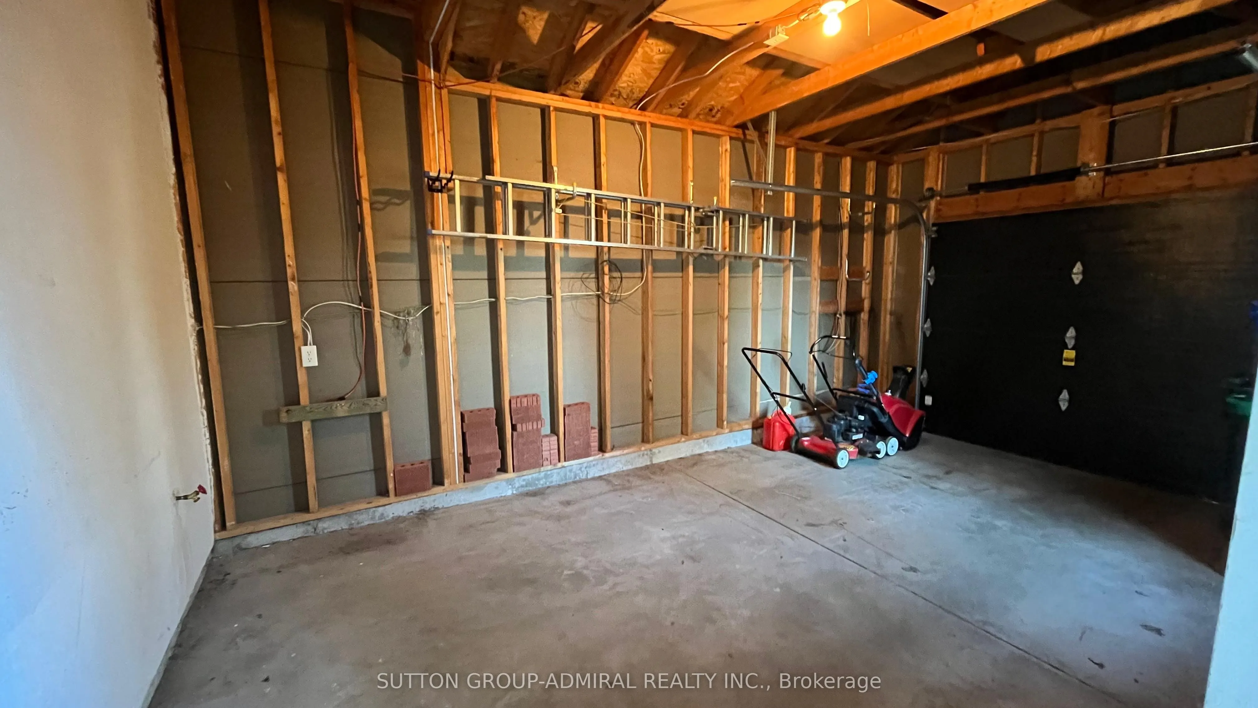 12 Revelstoke Court, #Upper