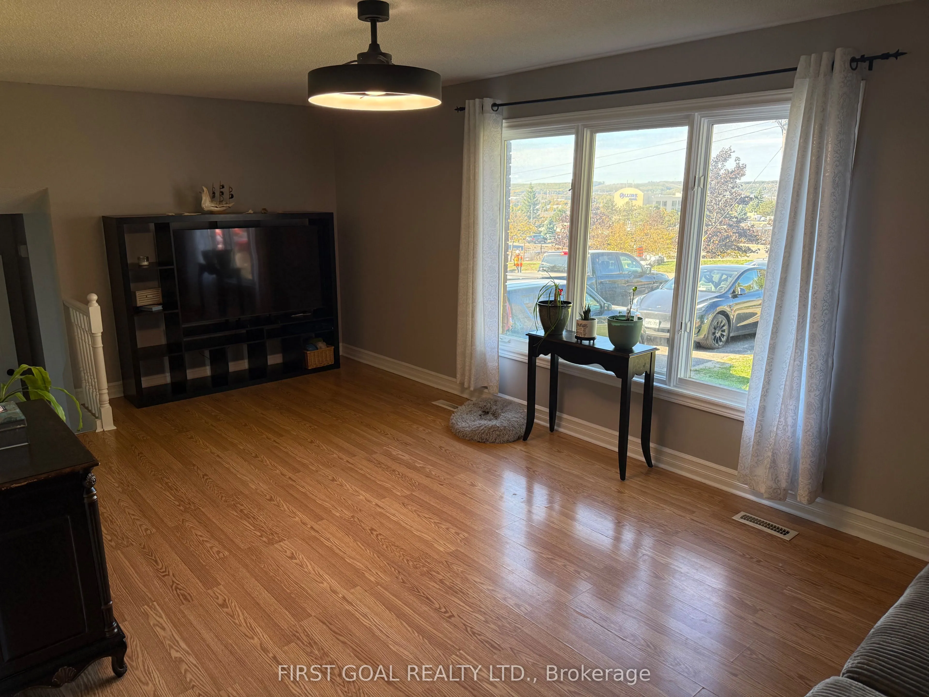 15 Little Avenue