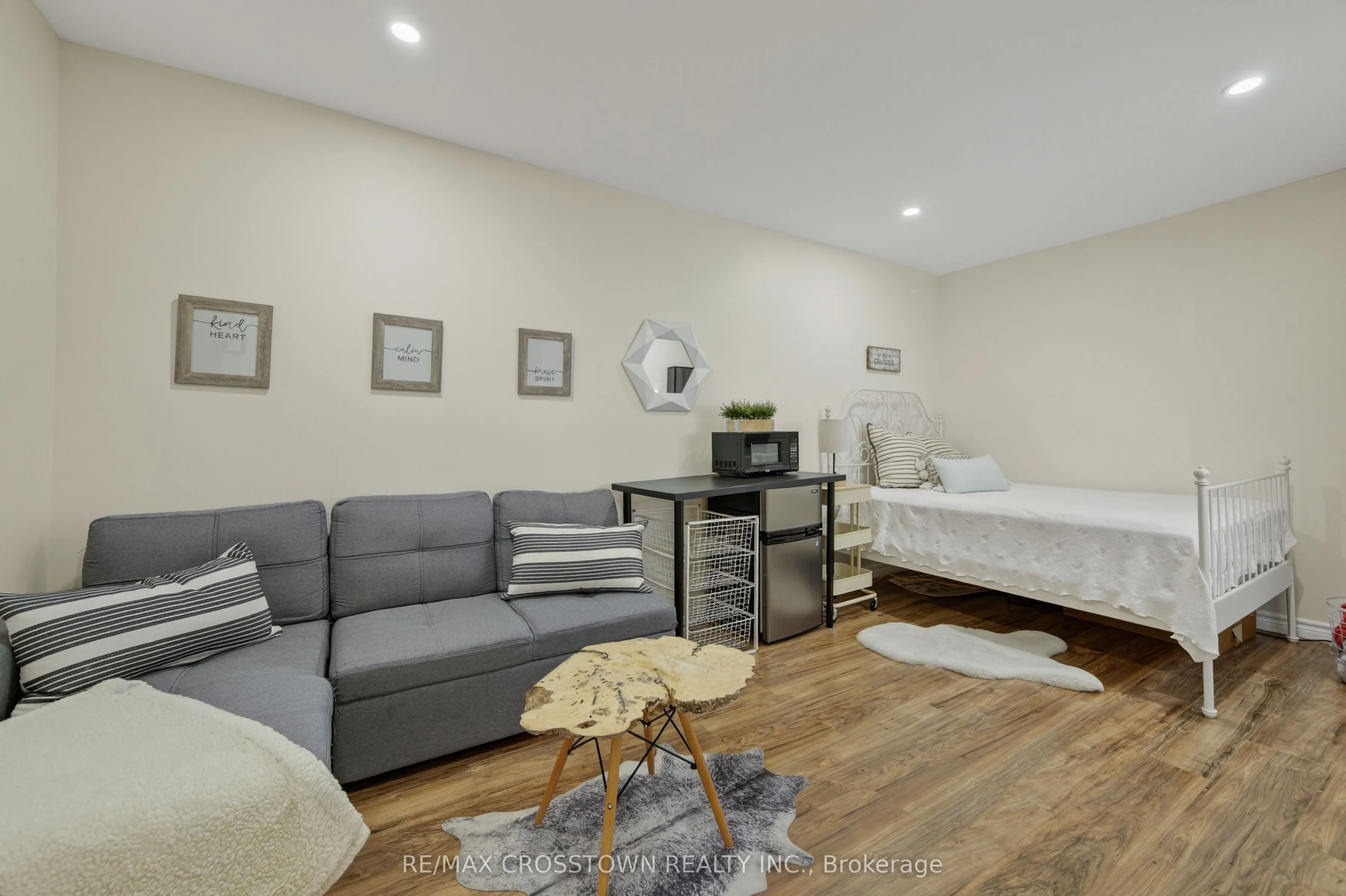 37 Seymour Crescent