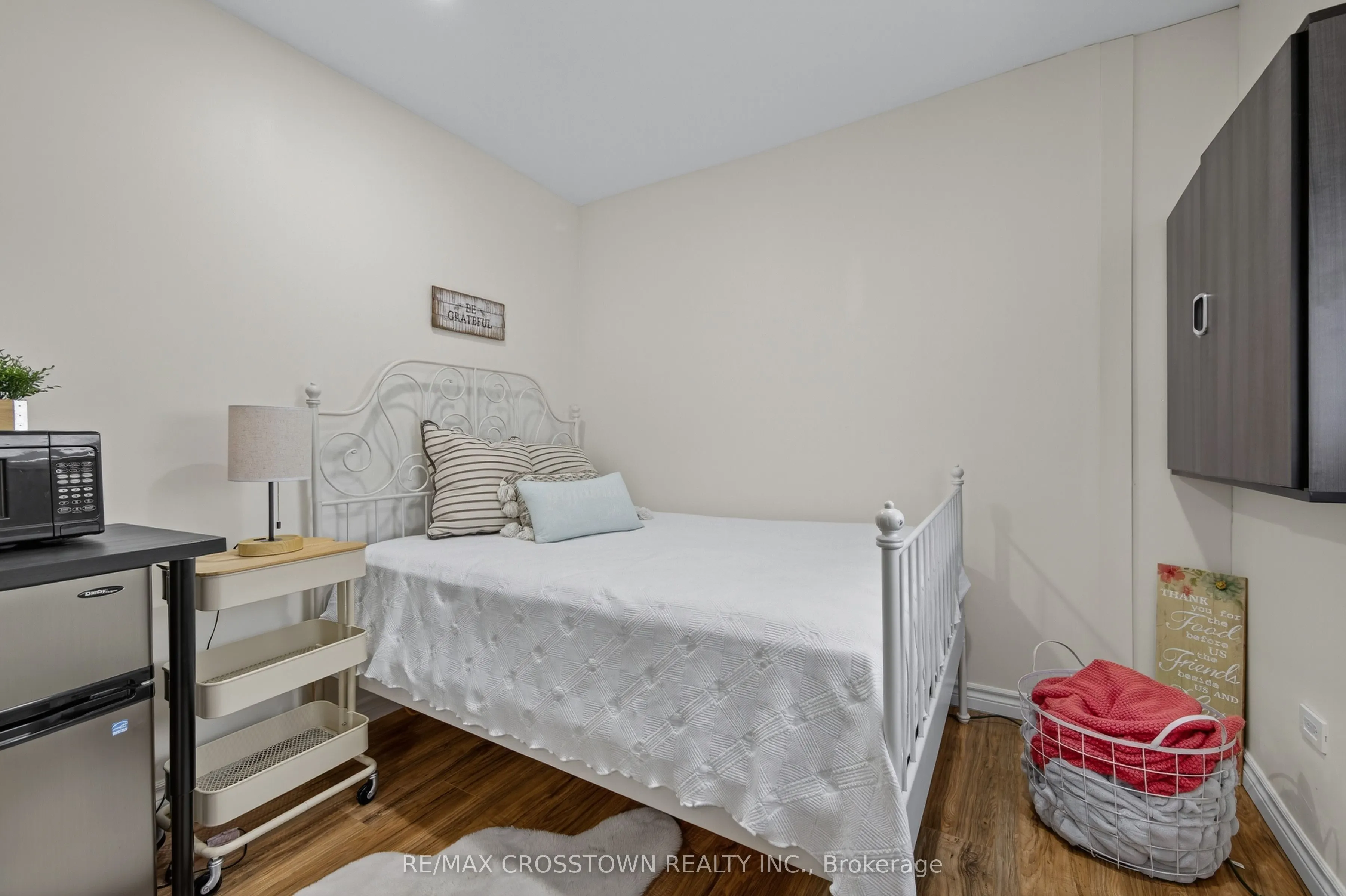 37 Seymour Crescent