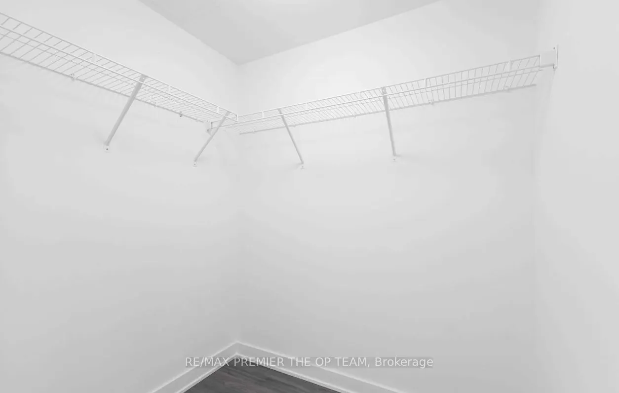 681 Yonge Street, #416