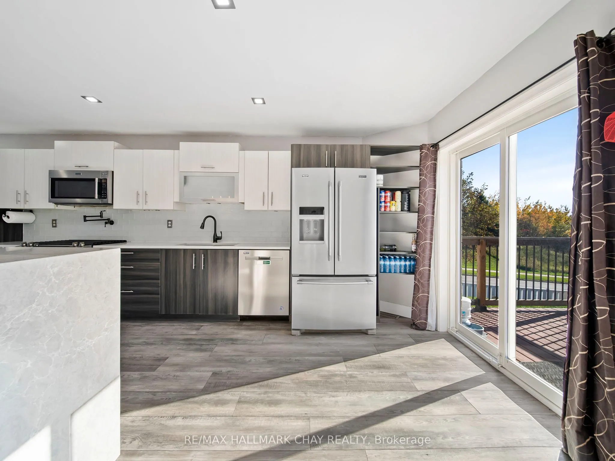 7 ASSINIBOINE Drive