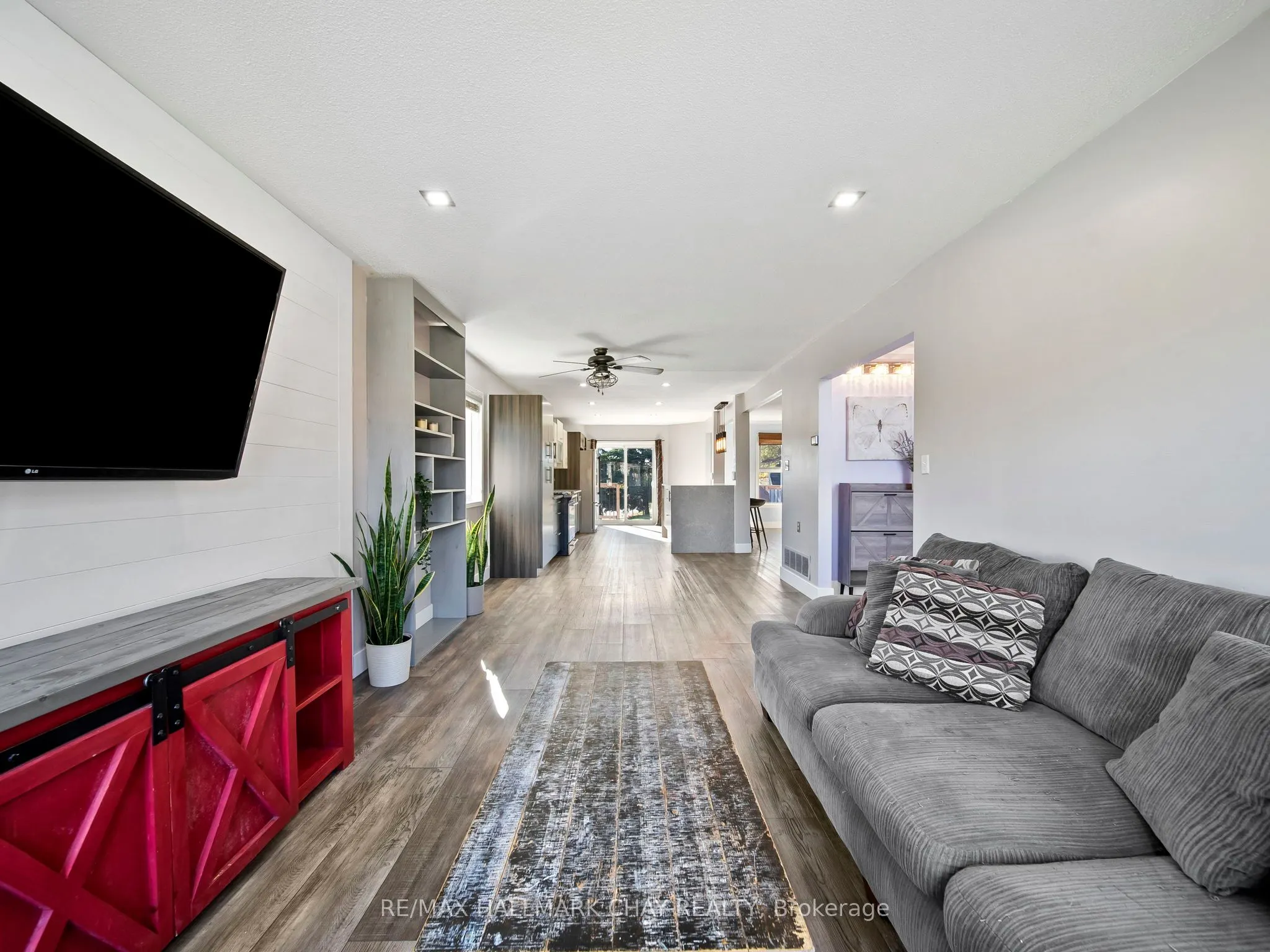 7 ASSINIBOINE Drive