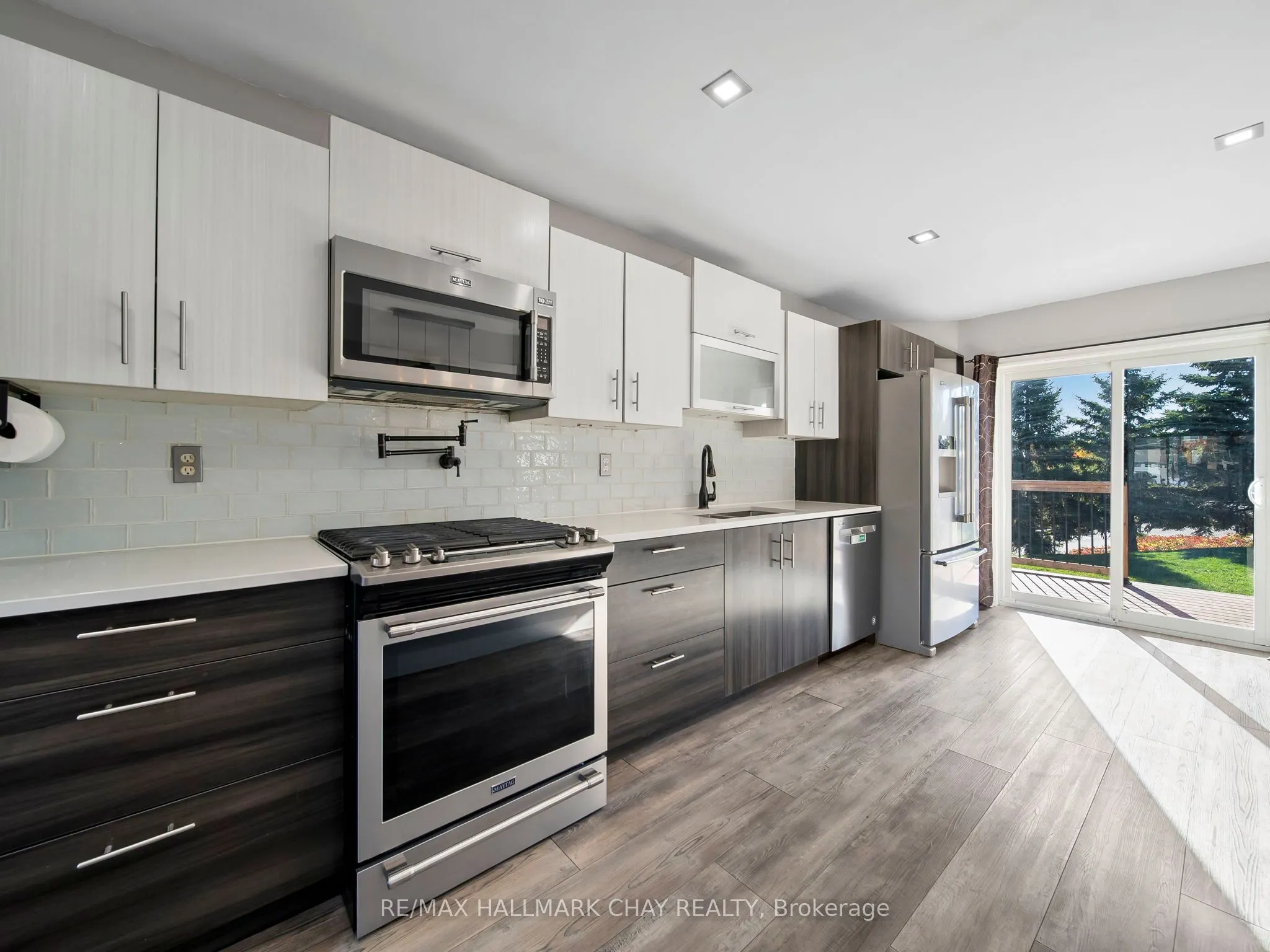 7 ASSINIBOINE Drive