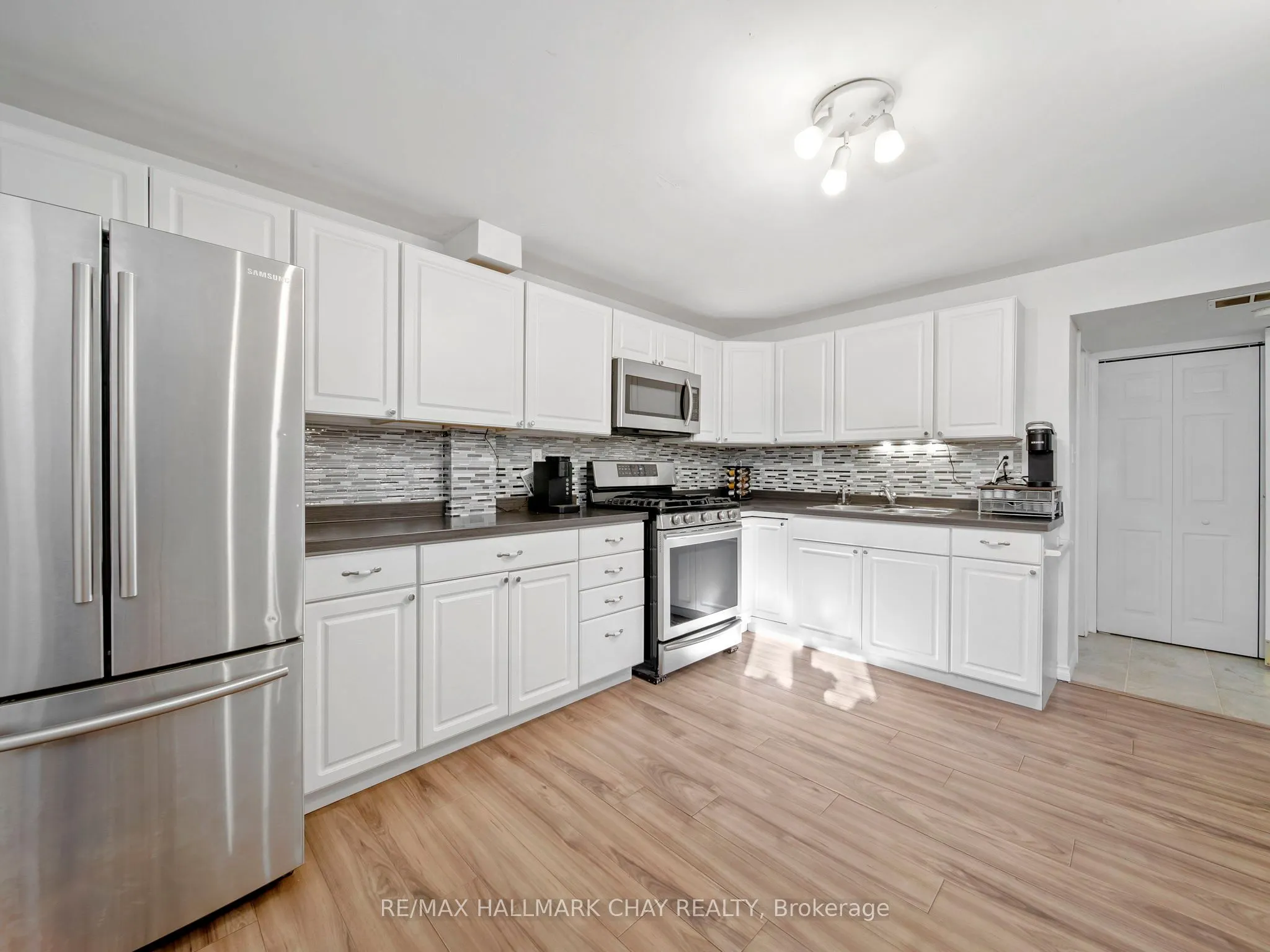 7 ASSINIBOINE Drive