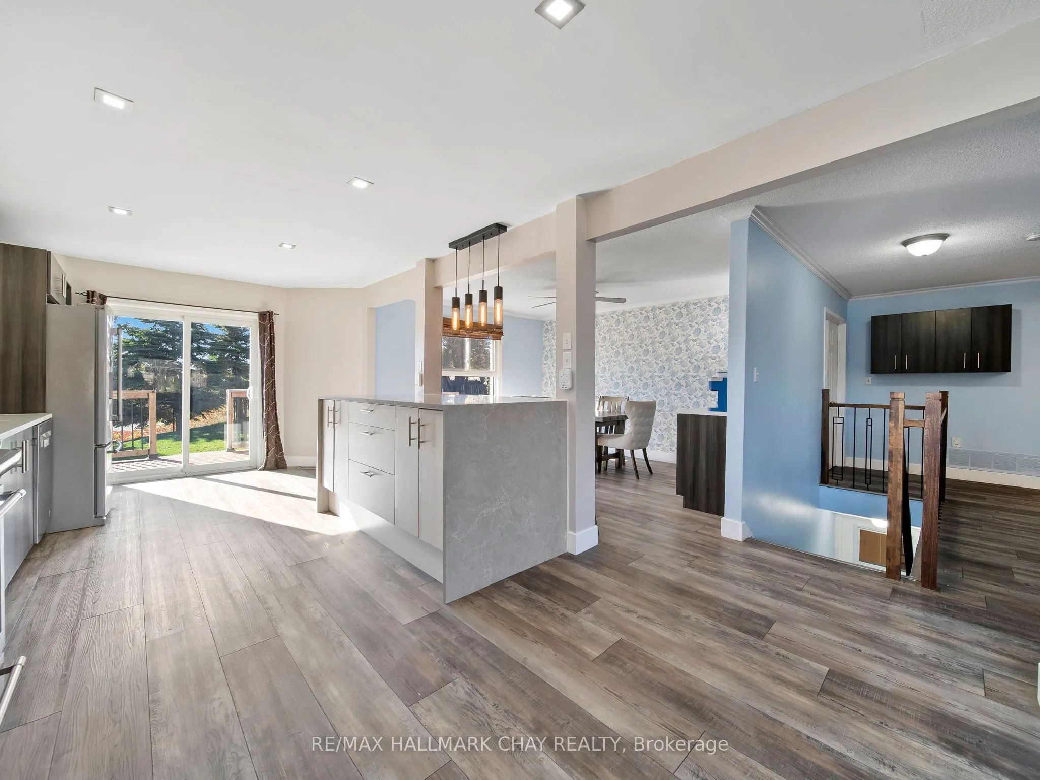 7 ASSINIBOINE Drive