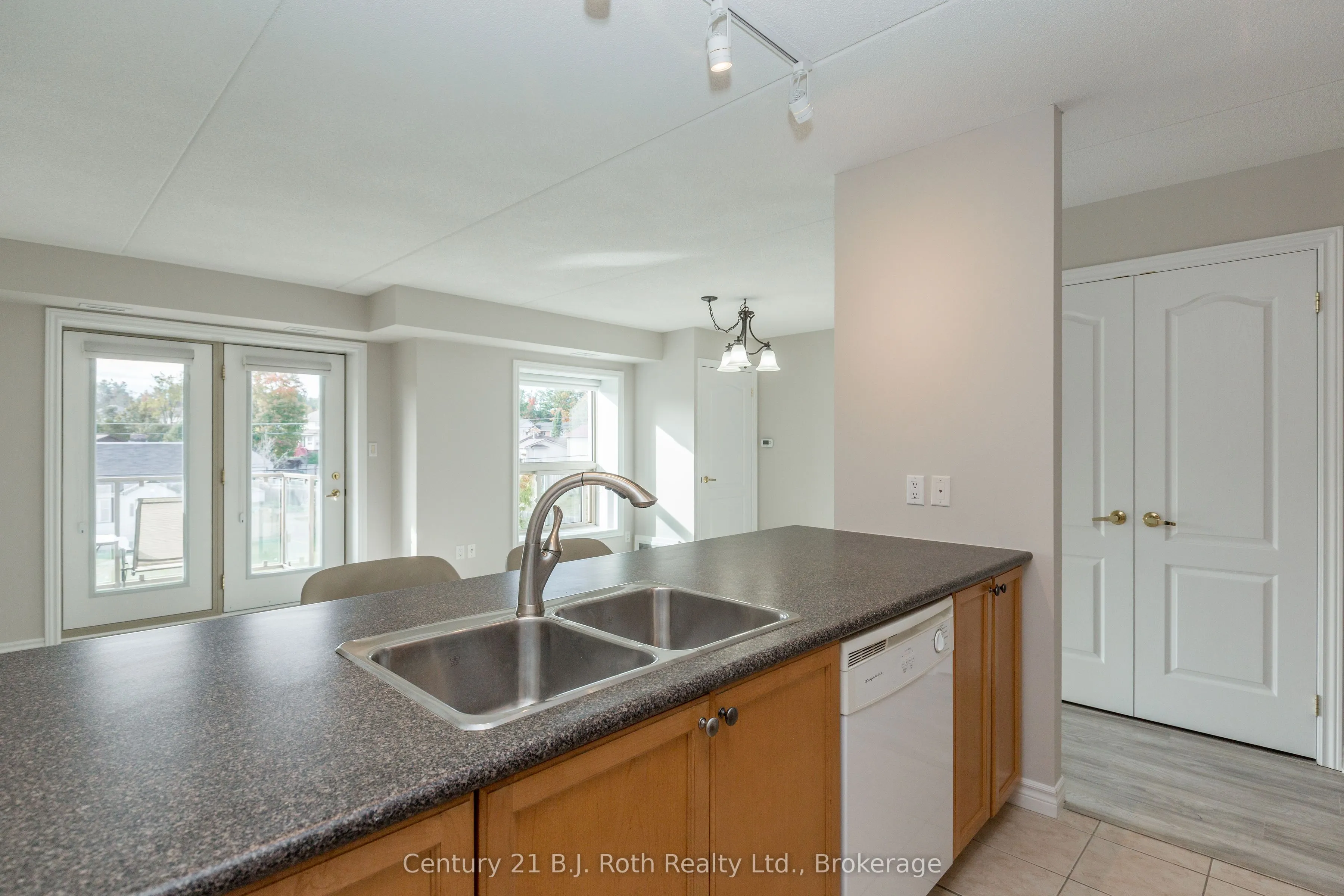 486 Laclie Street, #311