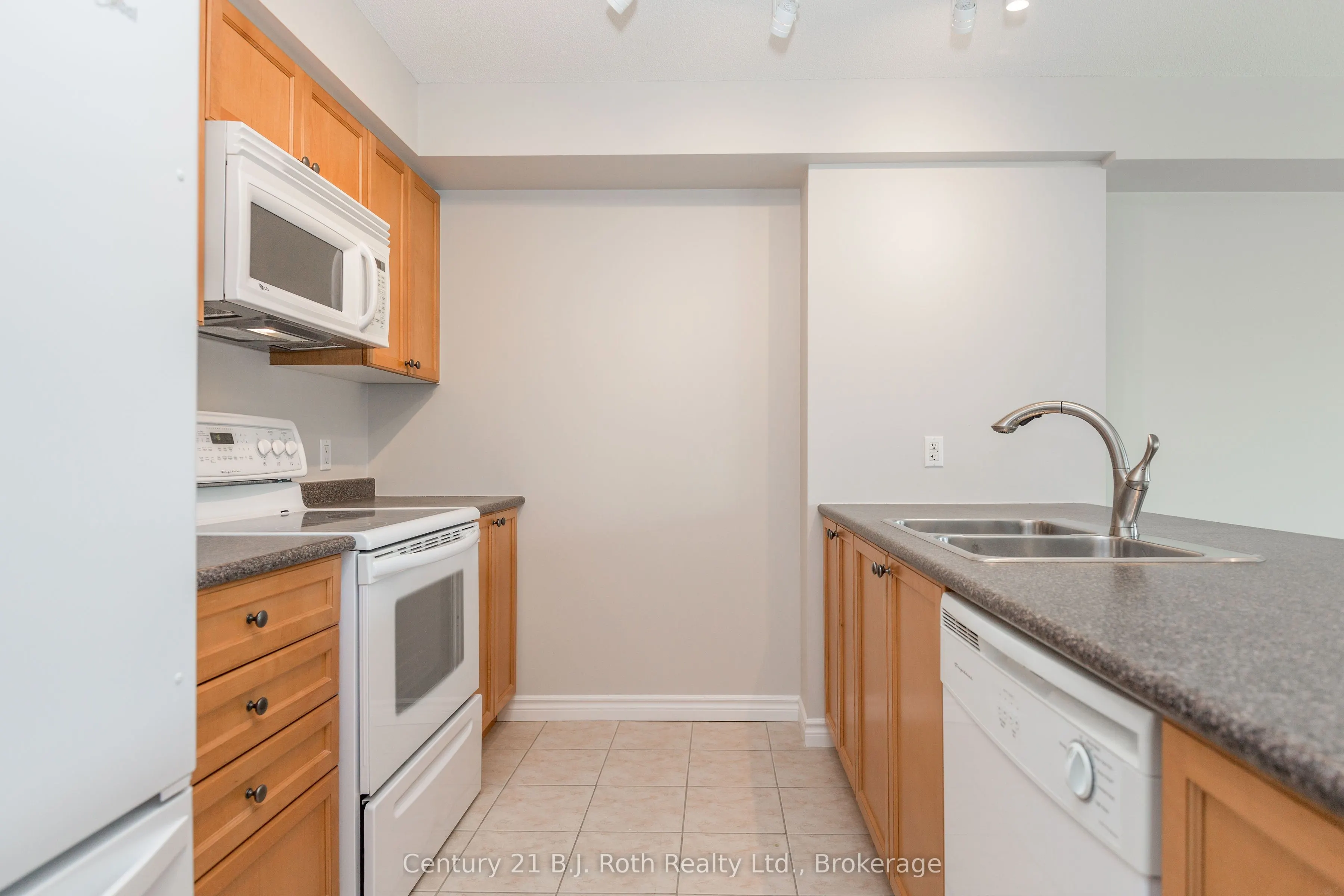 486 Laclie Street, #311