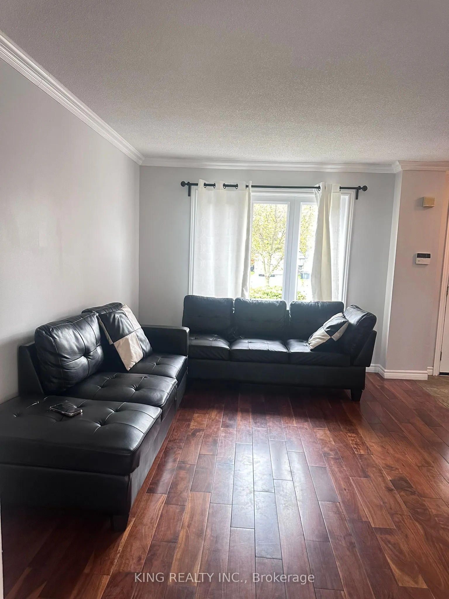 9 Whitehorn Crescent