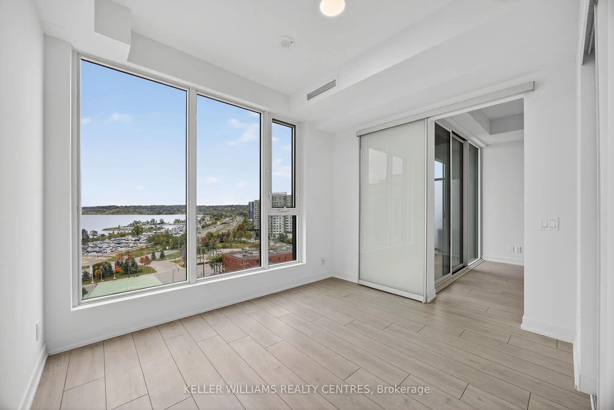 39 Mary Street, #909