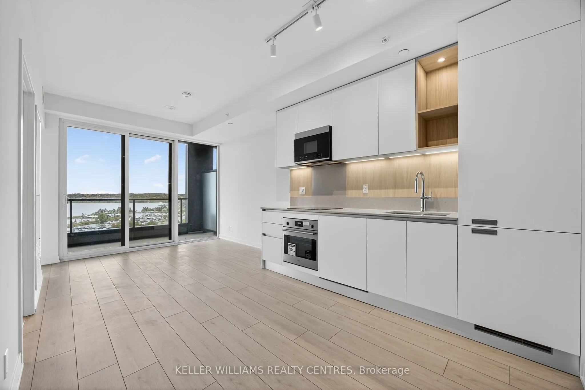 39 Mary Street, #909