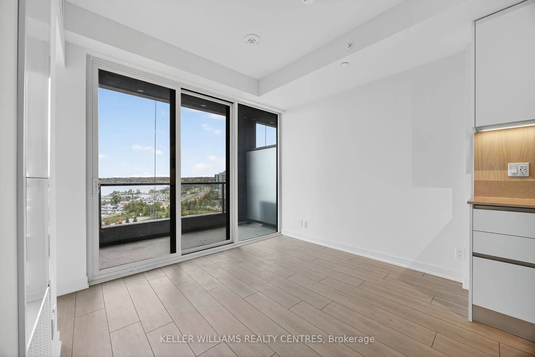39 Mary Street, #909