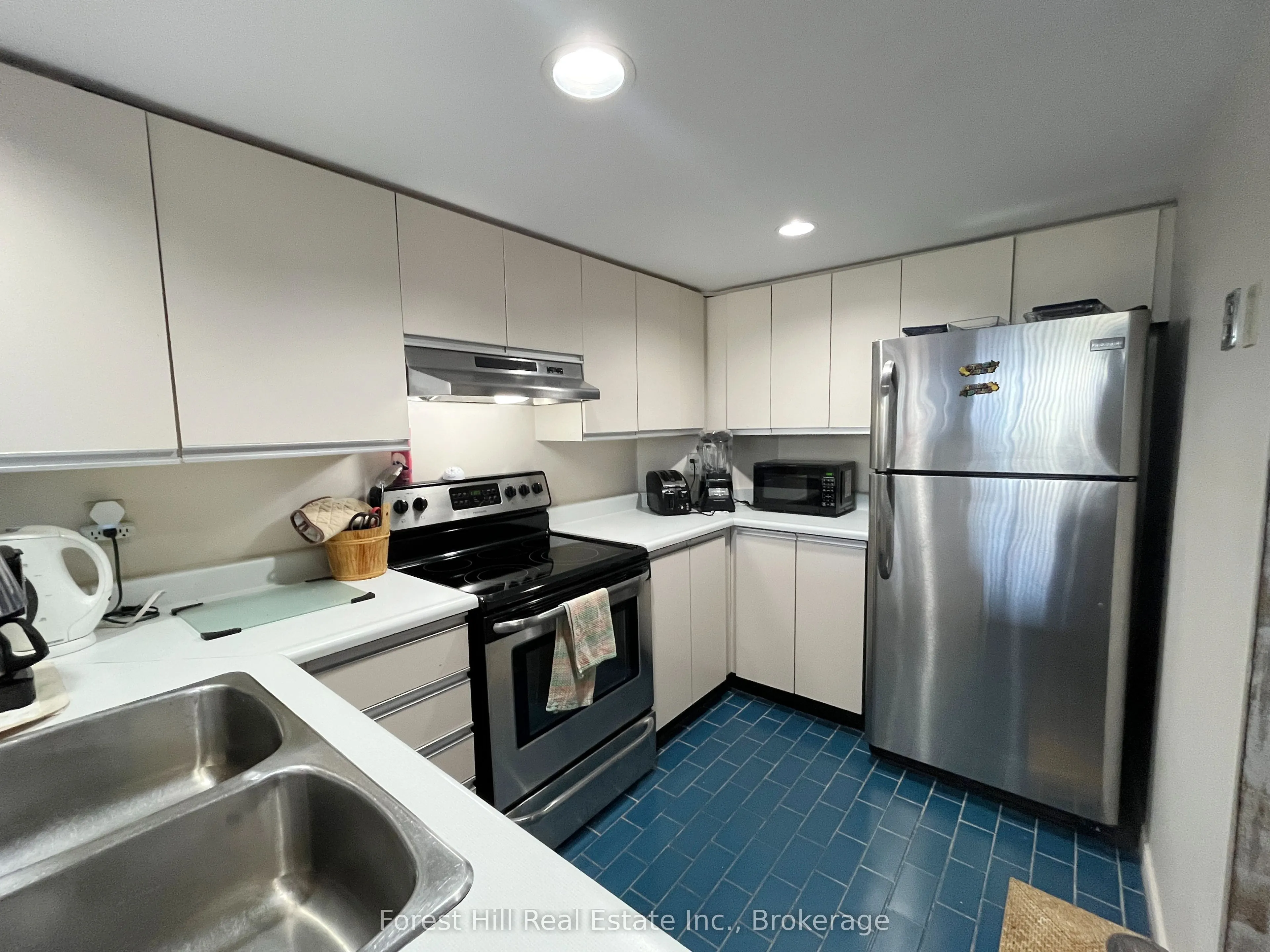 24 Ramblings Way, #402